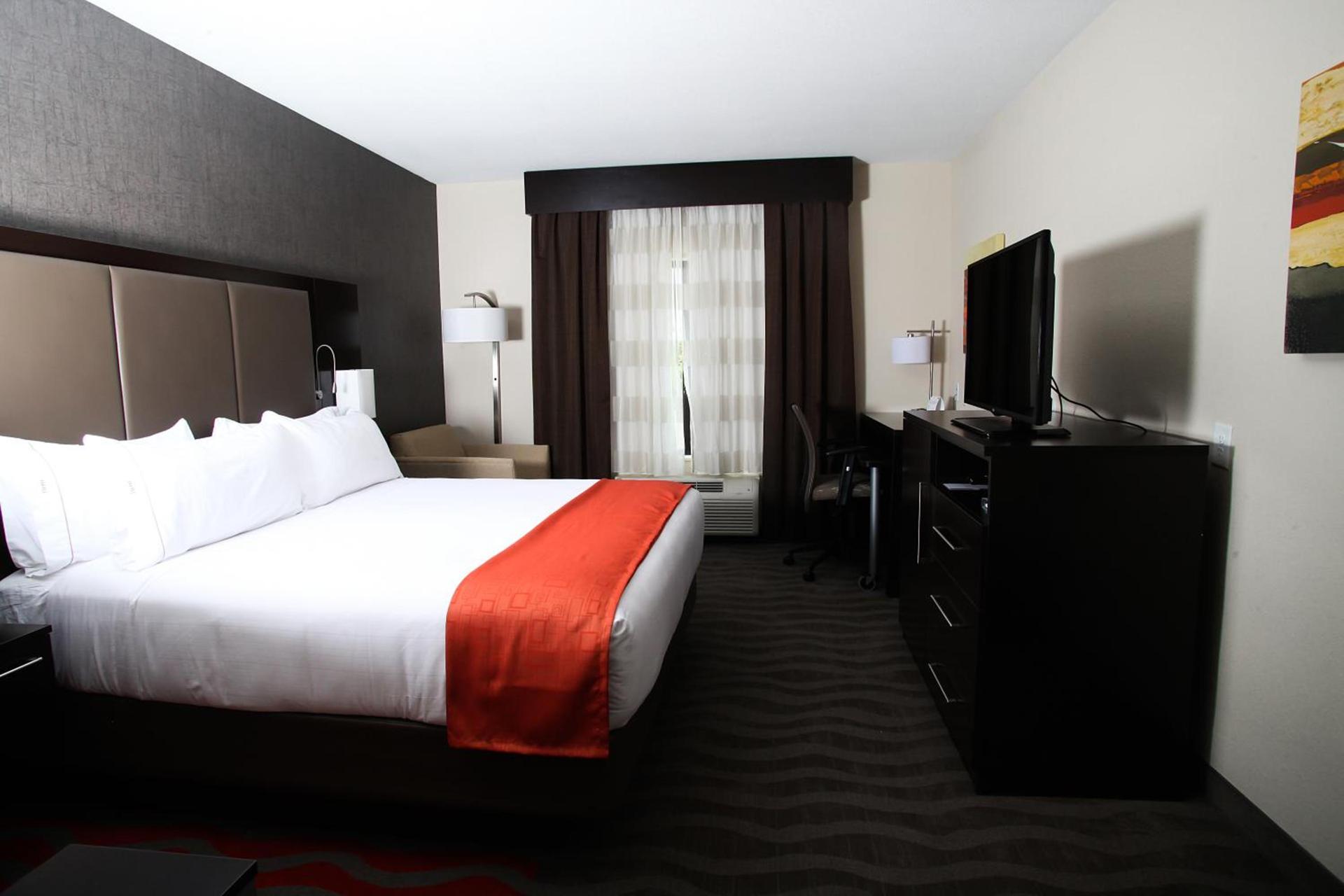 Holiday Inn Express & Suites Monroe by IHG photo 3