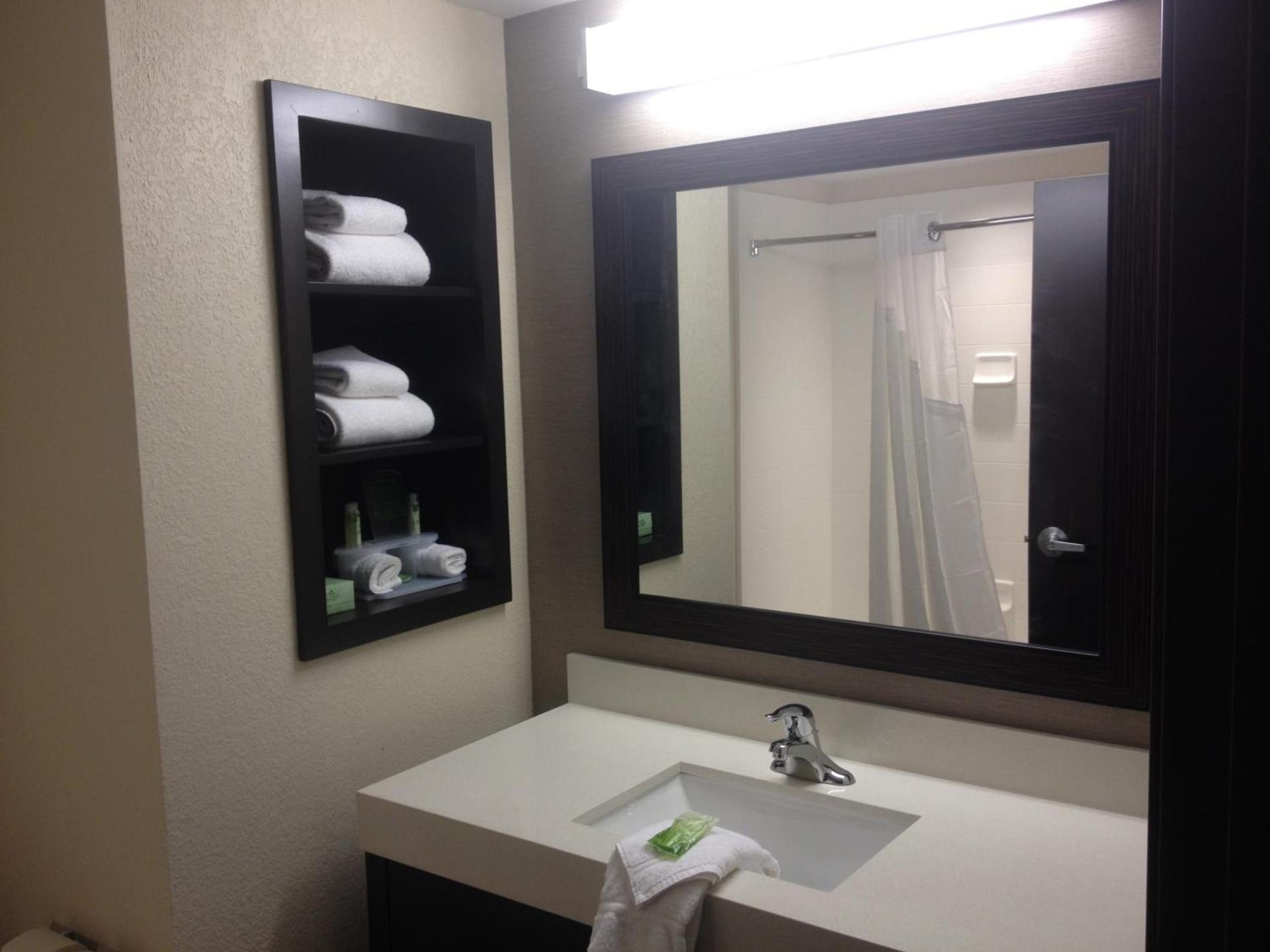 Holiday Inn Express & Suites Monroe by IHG photo 5