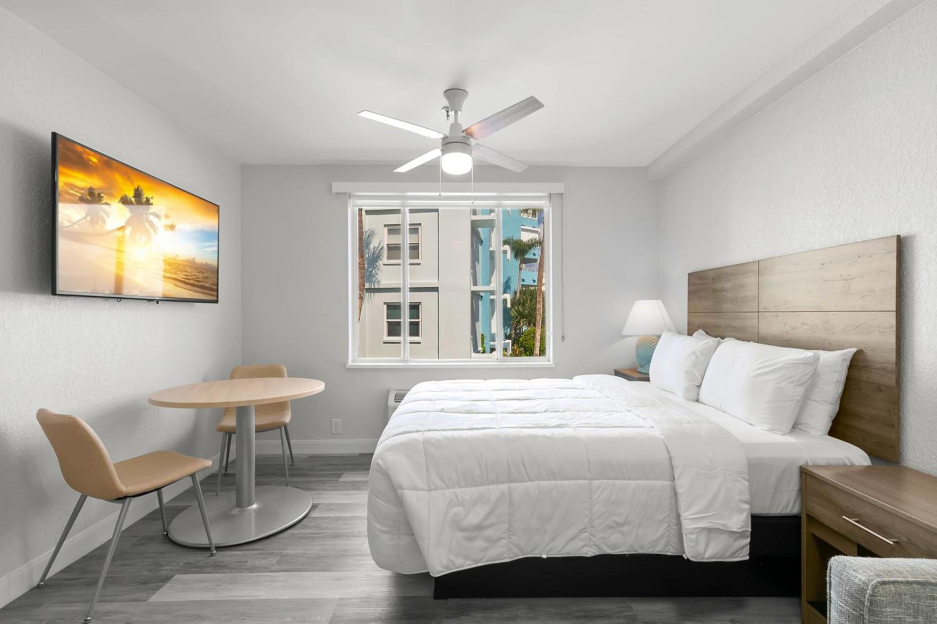 Grand Shores West photo 25