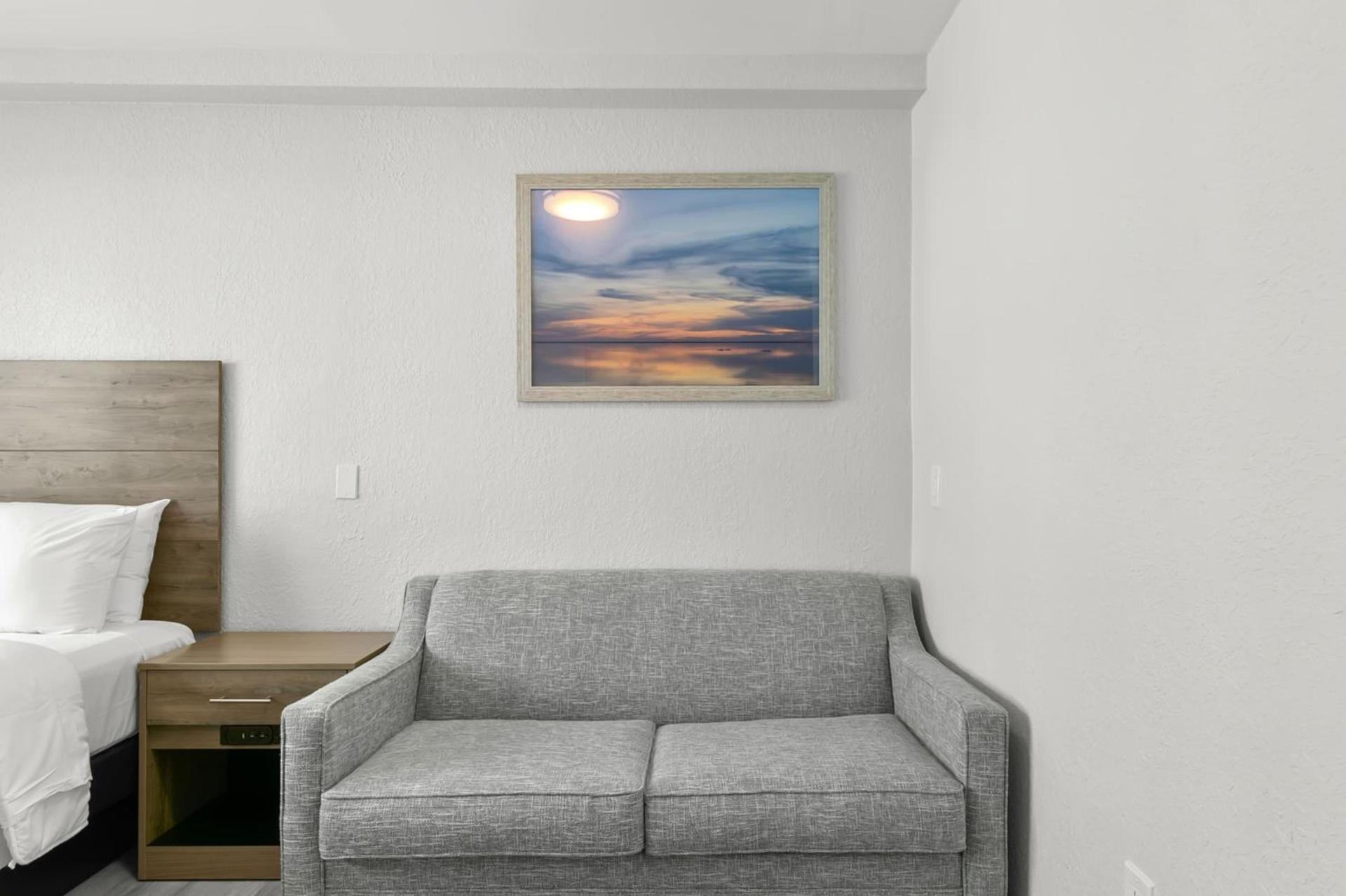 Grand Shores West photo 28