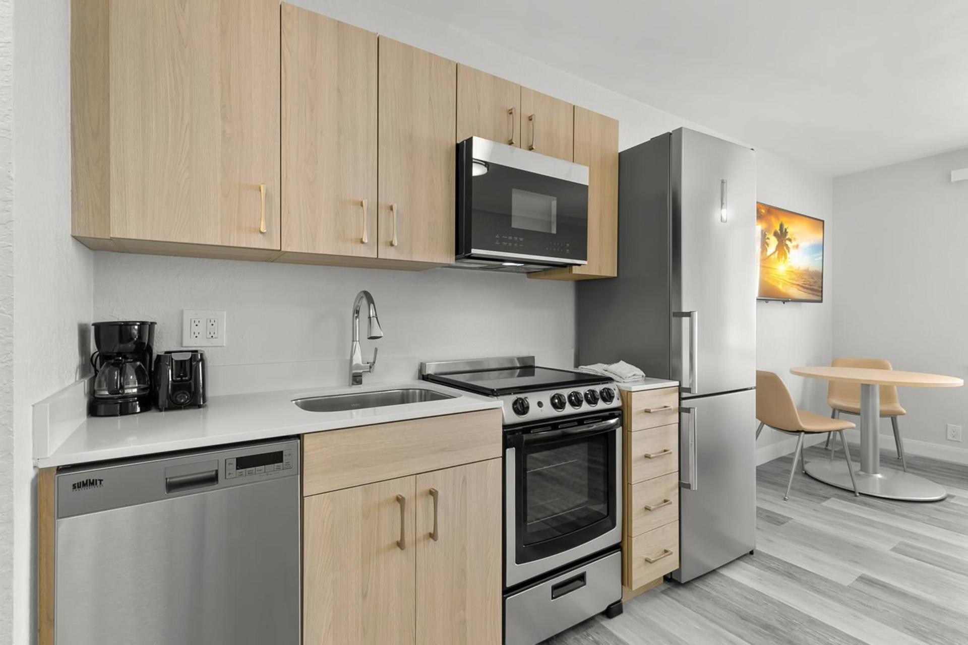 Grand Shores West photo 26