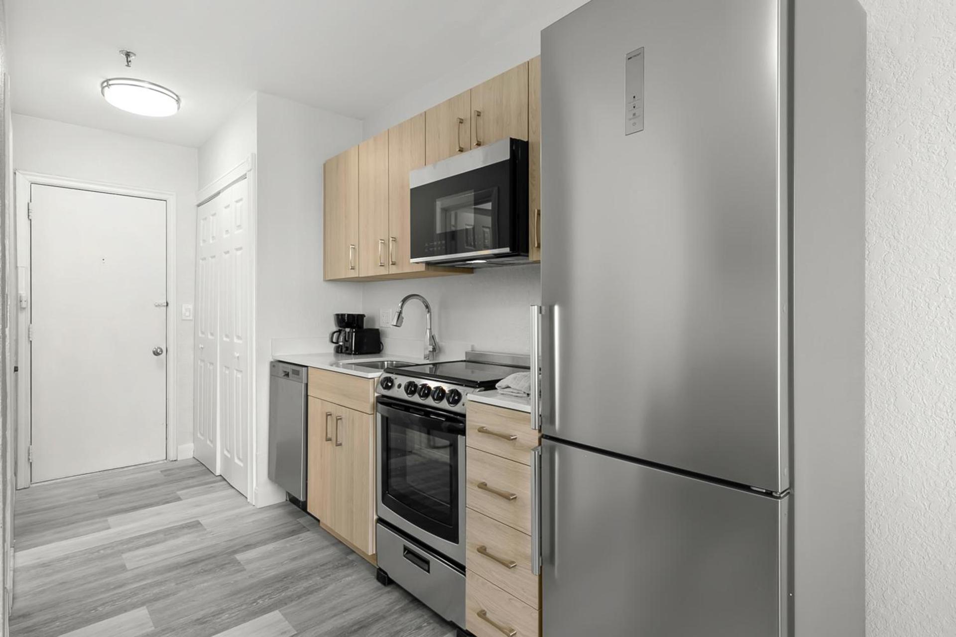 Grand Shores West photo 36