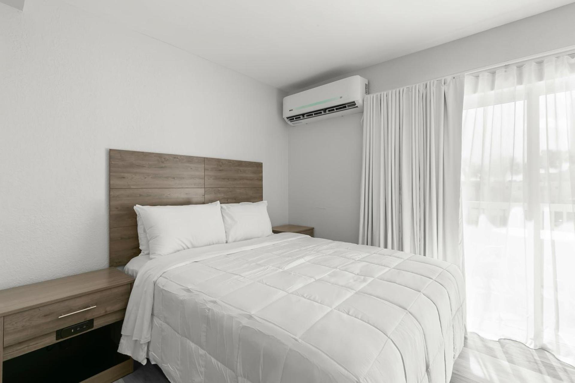 Grand Shores West photo 31