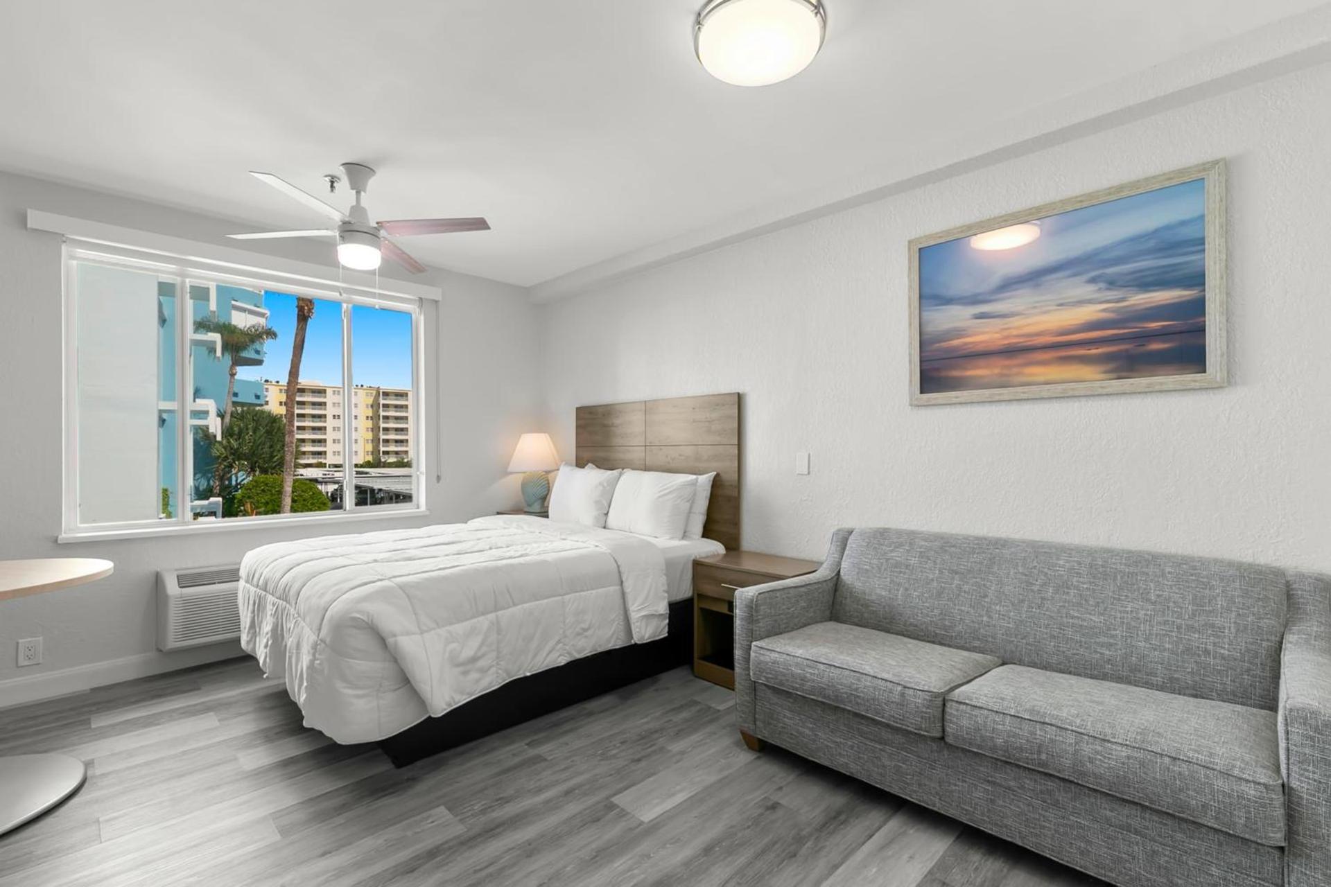 Grand Shores West photo 37
