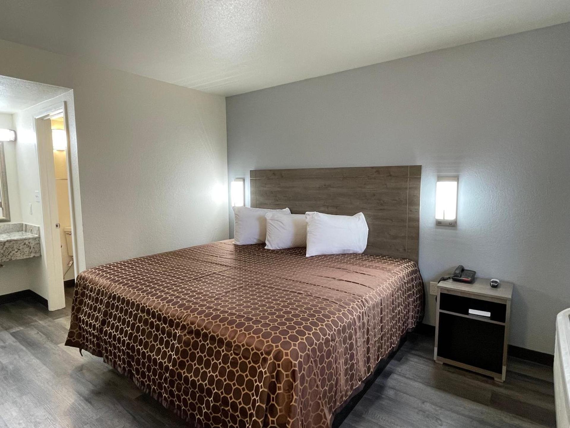 Masters Inn Atlanta - Doraville at I-85 & 285 photo 2