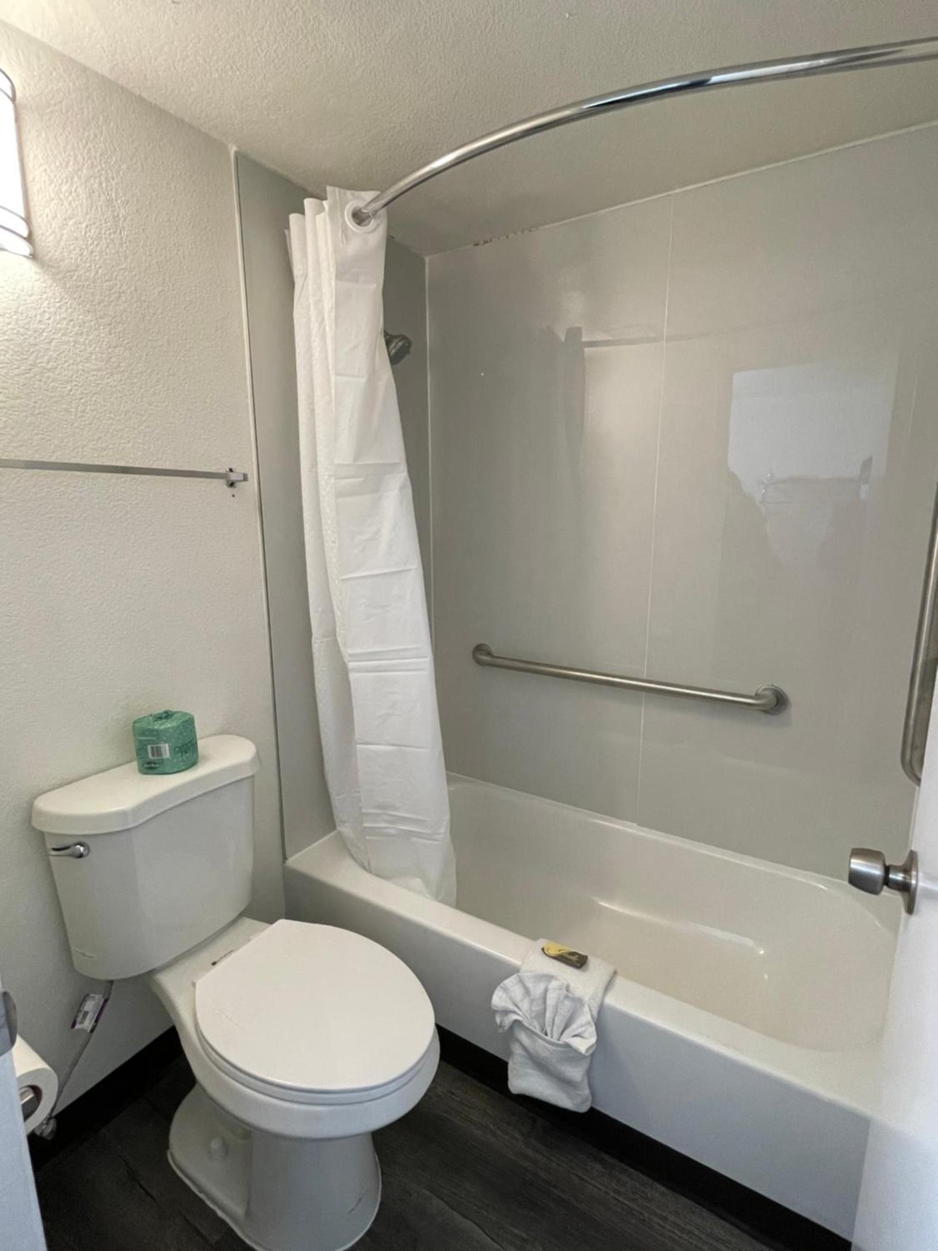 Masters Inn Atlanta - Doraville at I-85 & 285 photo 3
