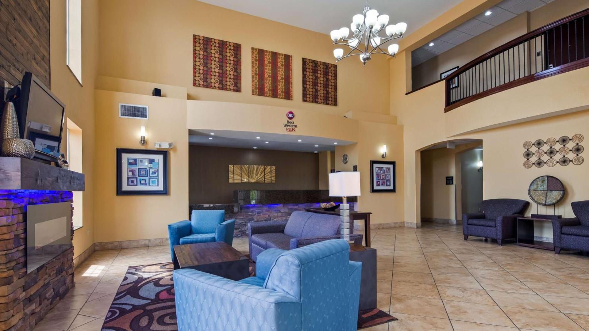 Best Western Plus Eastgate Inn & Suites photo 2