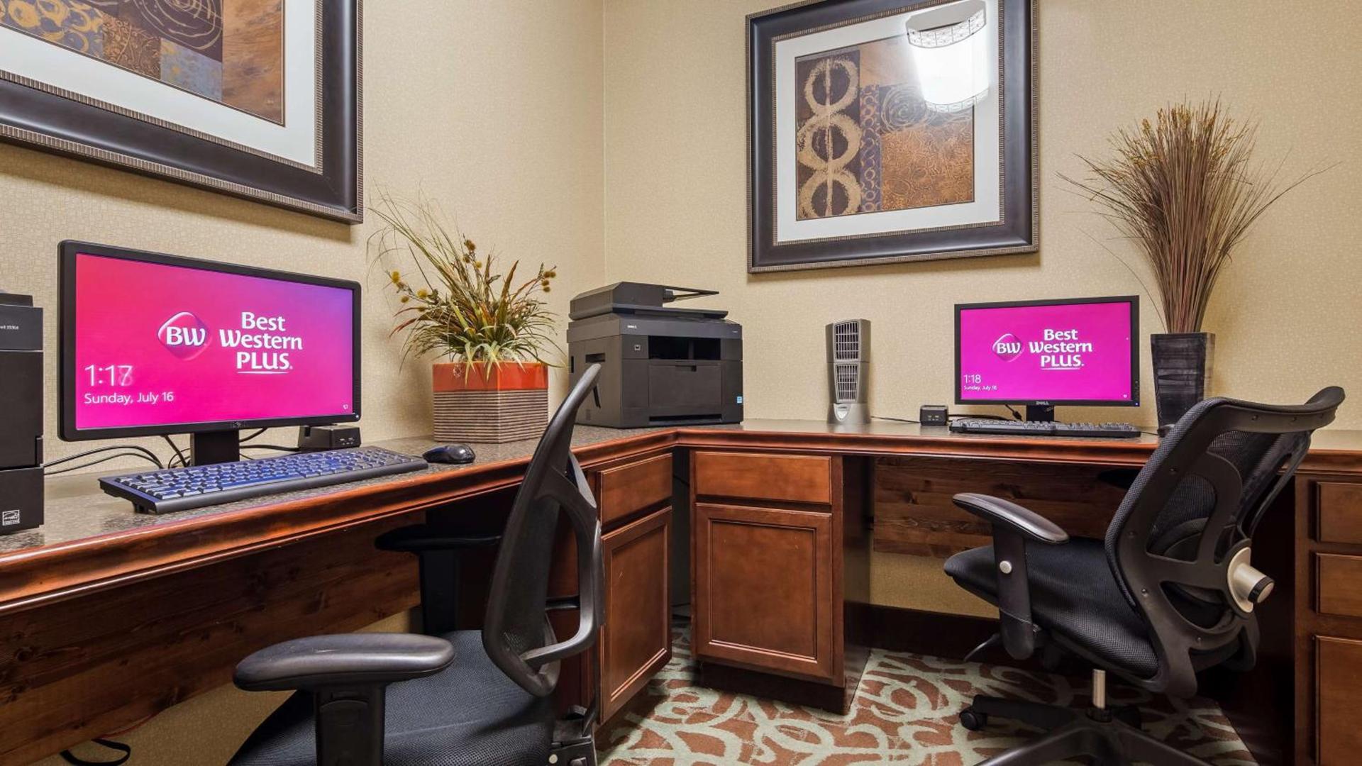 Best Western Plus Eastgate Inn & Suites photo 25