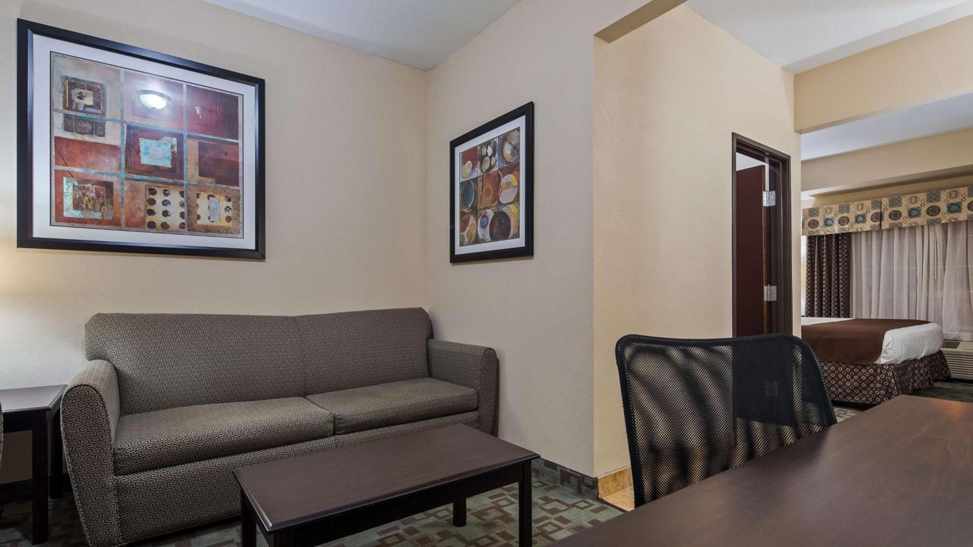 Best Western Plus Eastgate Inn & Suites photo 8