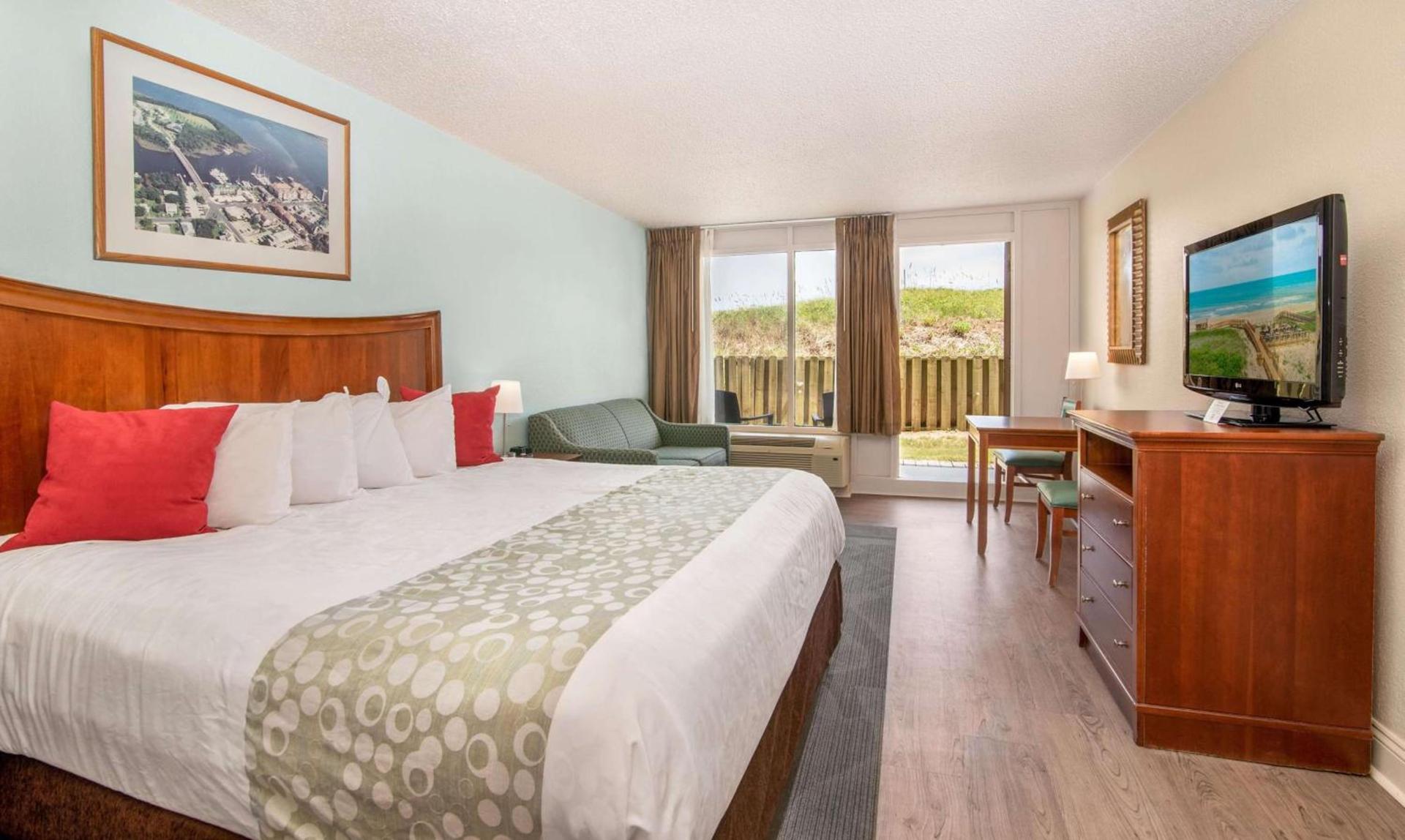 Ramada Plaza by Wyndham Nags Head Oceanfront photo 13