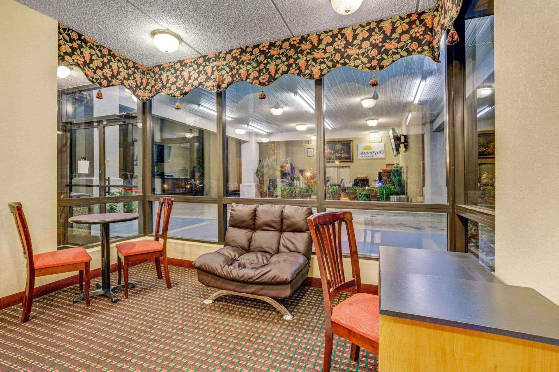 Days Inn by Wyndham Hernando photo 4