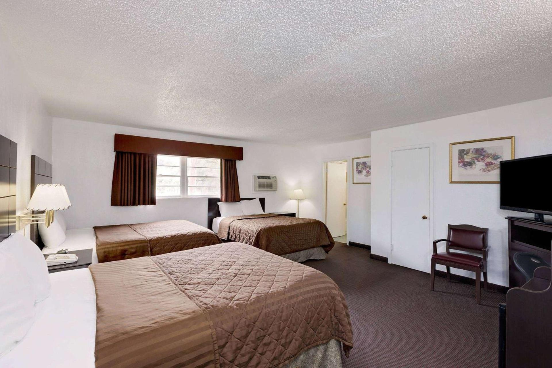 Travelodge by Wyndham Ozona photo 5