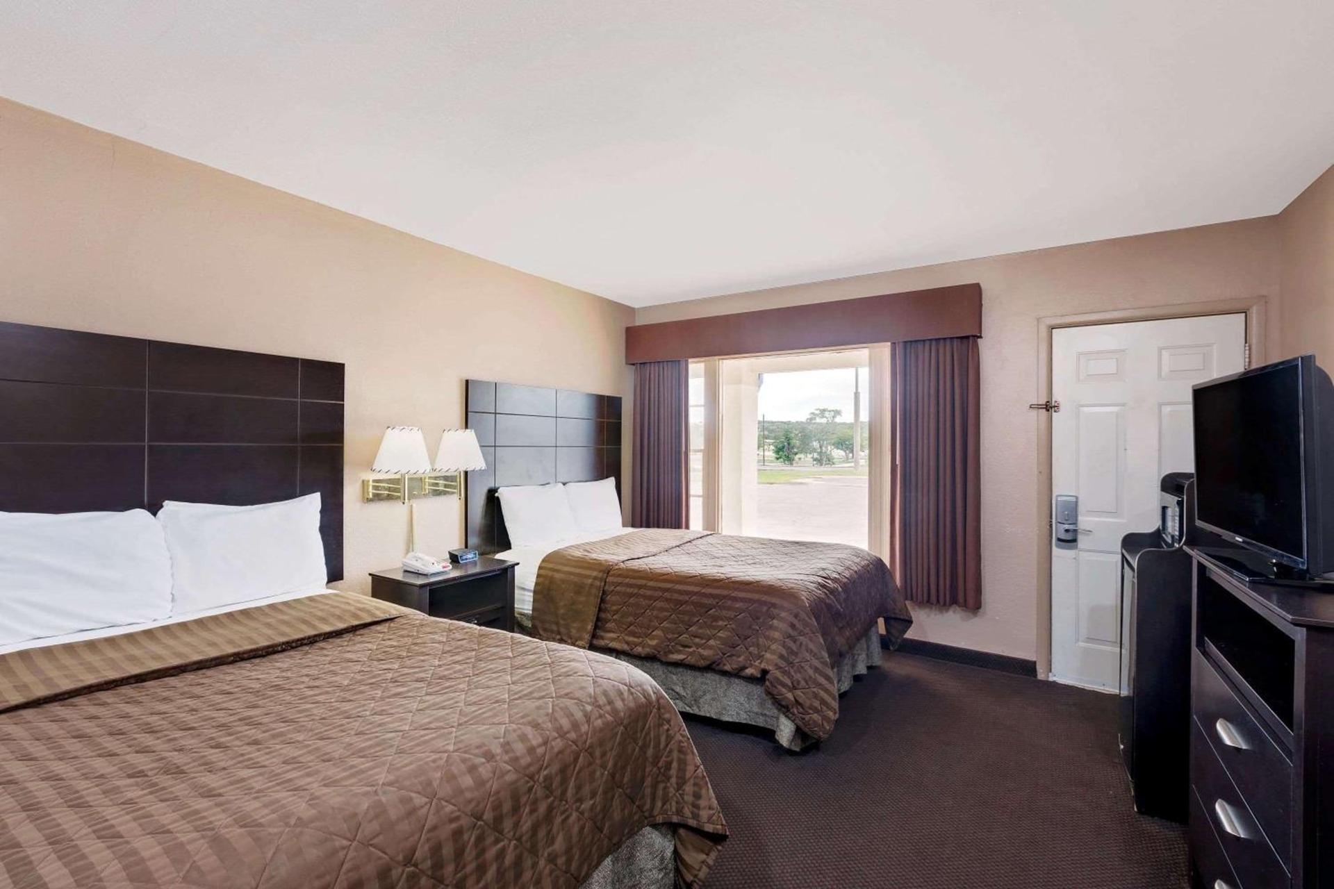 Travelodge by Wyndham Ozona photo 13