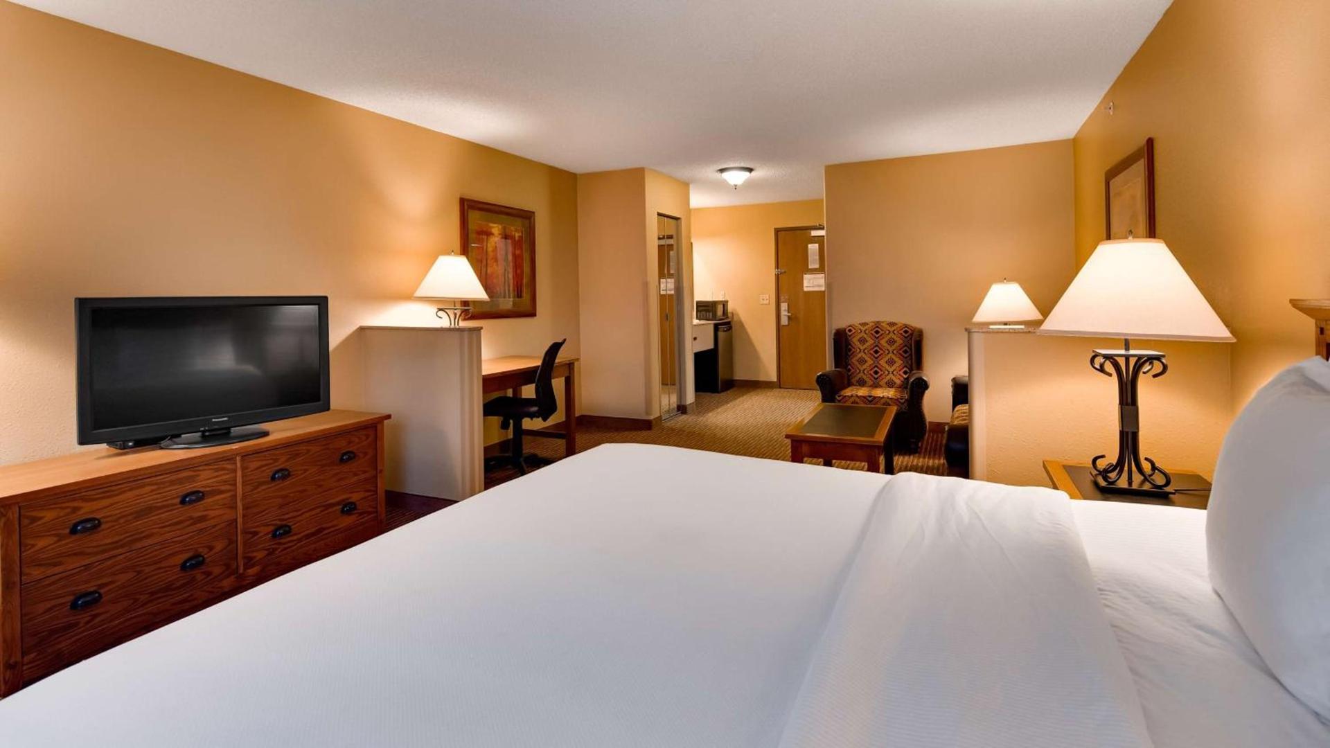 Best Western Plus Kelly Inn & Suites photo 12
