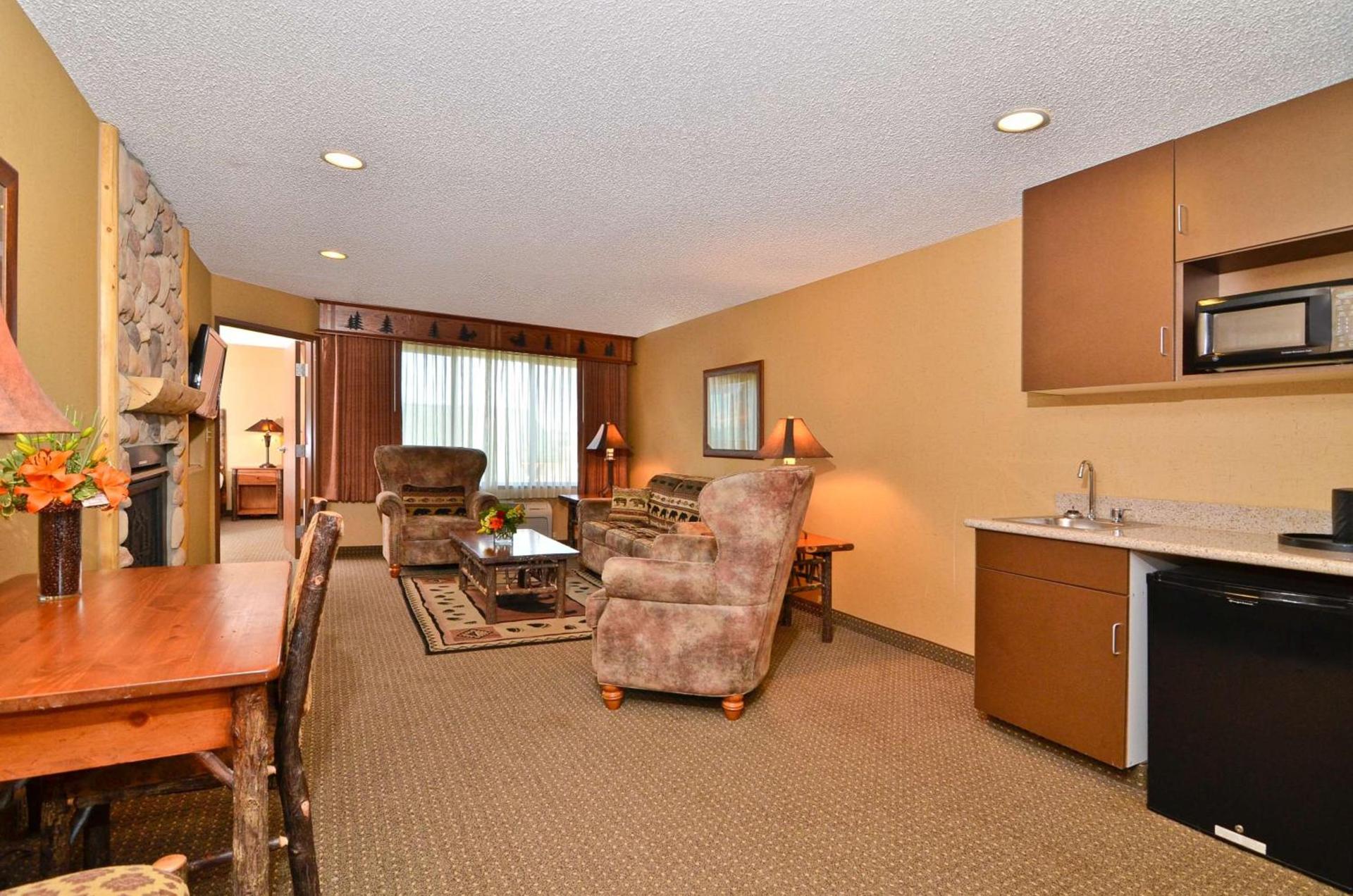 Best Western Plus Kelly Inn & Suites photo 25