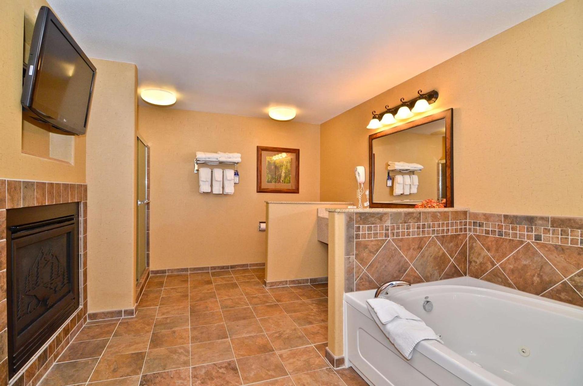 Best Western Plus Kelly Inn & Suites photo 49