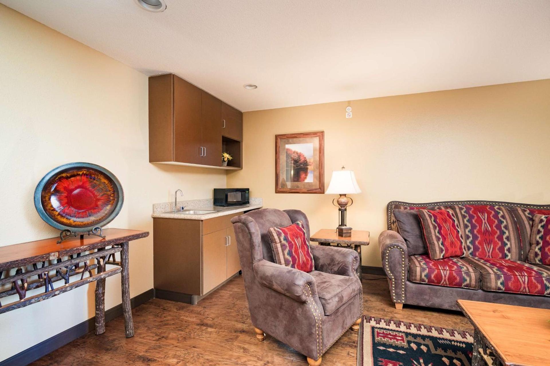 Best Western Plus Kelly Inn & Suites photo 31
