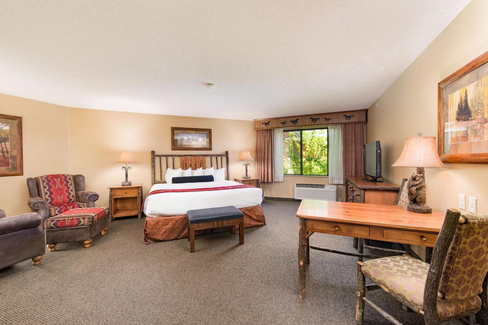 Best Western Plus Kelly Inn & Suites photo 32