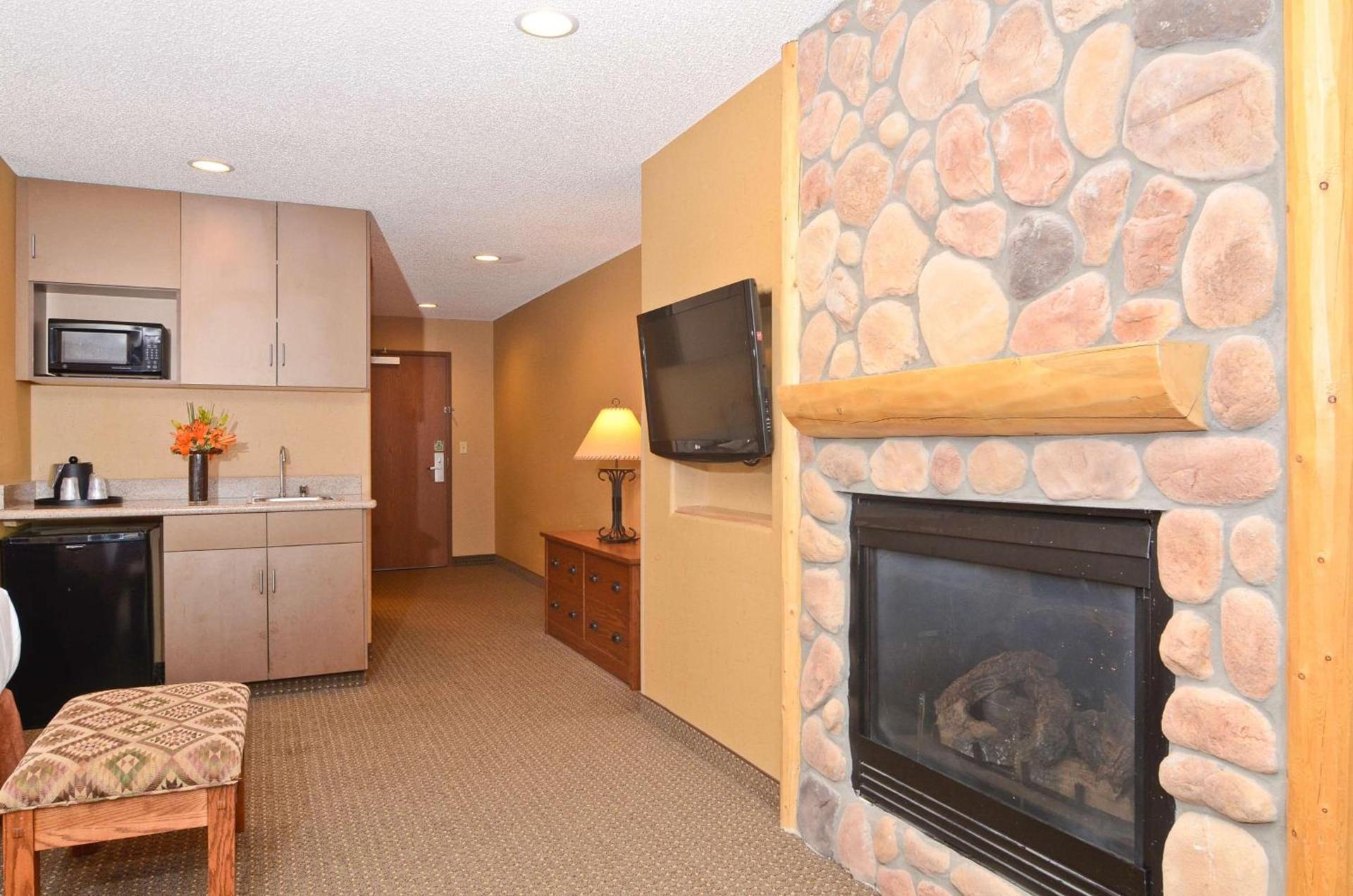 Best Western Plus Kelly Inn & Suites photo 37