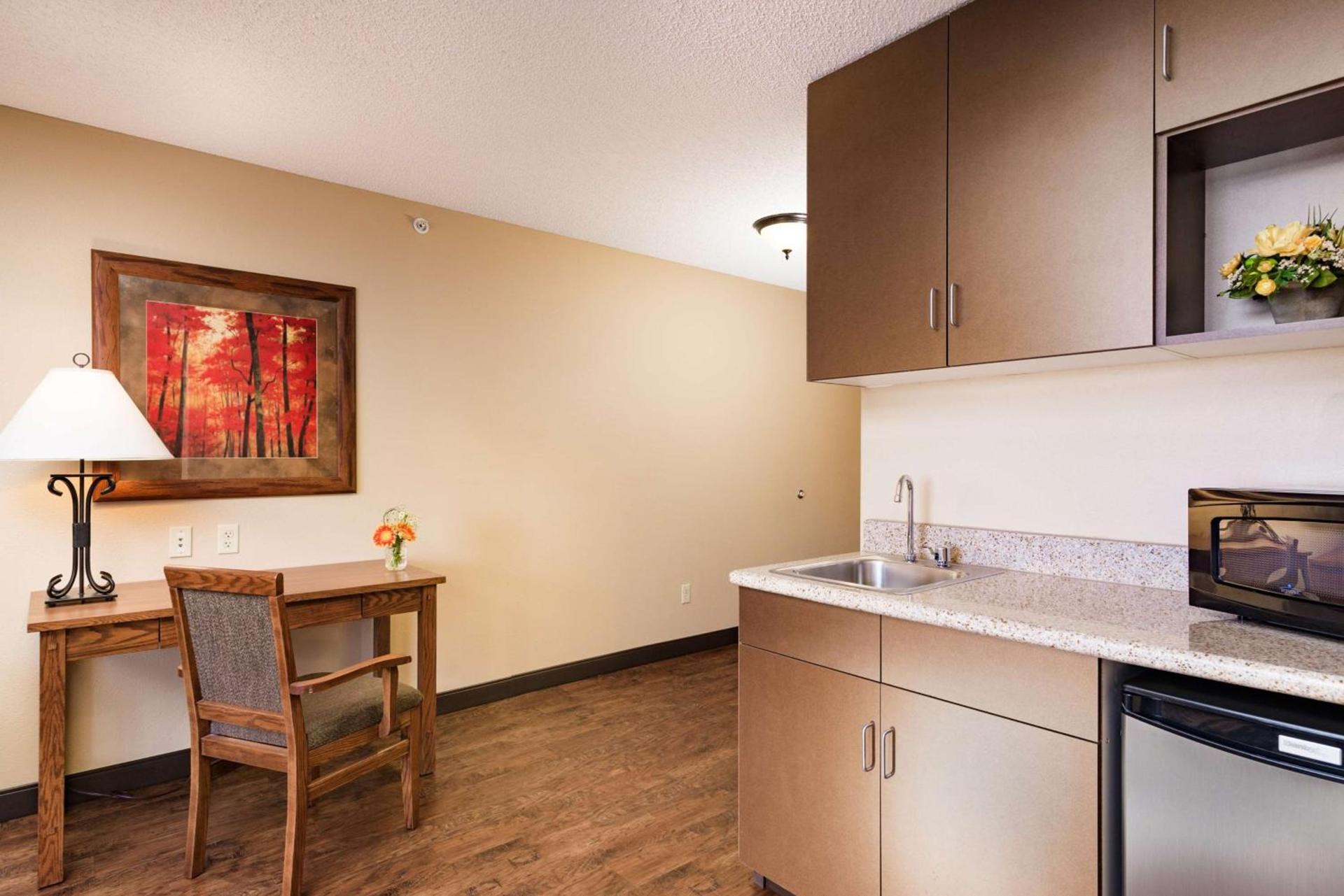 Best Western Plus Kelly Inn & Suites photo 43
