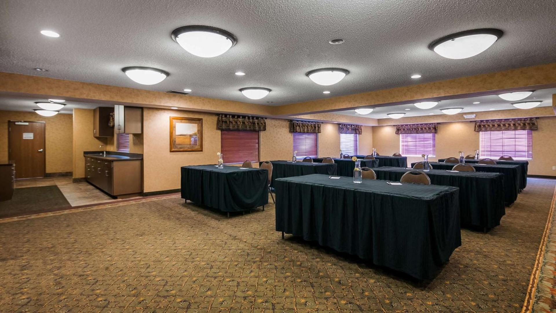 Best Western Plus Kelly Inn & Suites photo 9