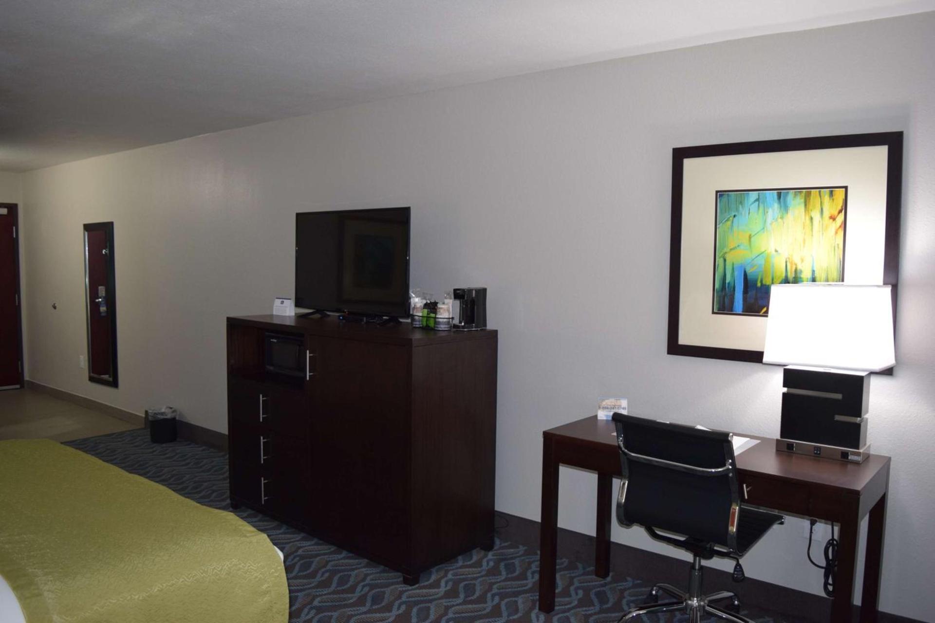 Best Western Plus Hardeeville Inn & Suites photo 24