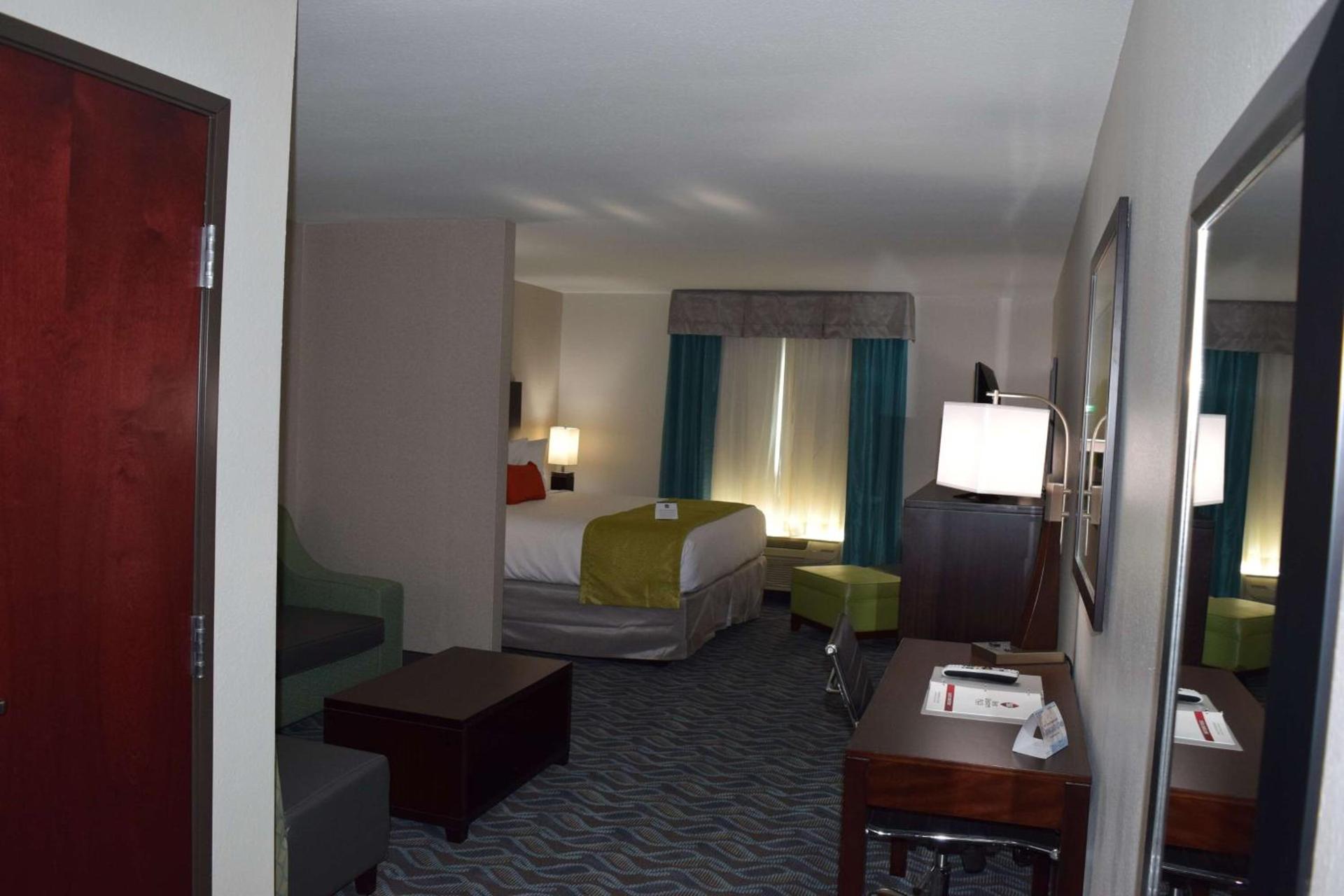 Best Western Plus Hardeeville Inn & Suites photo 25