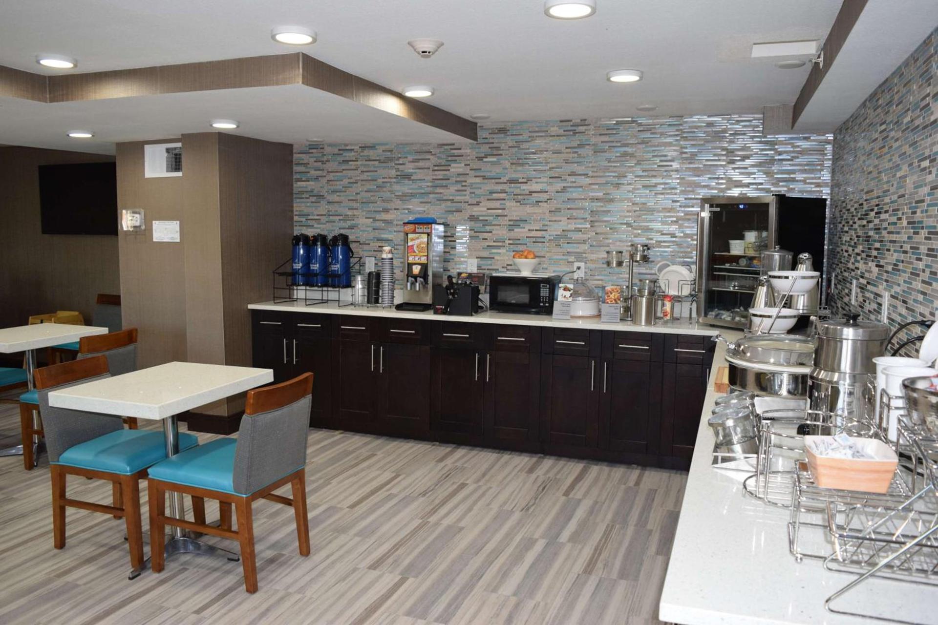 Best Western Plus Hardeeville Inn & Suites photo 13
