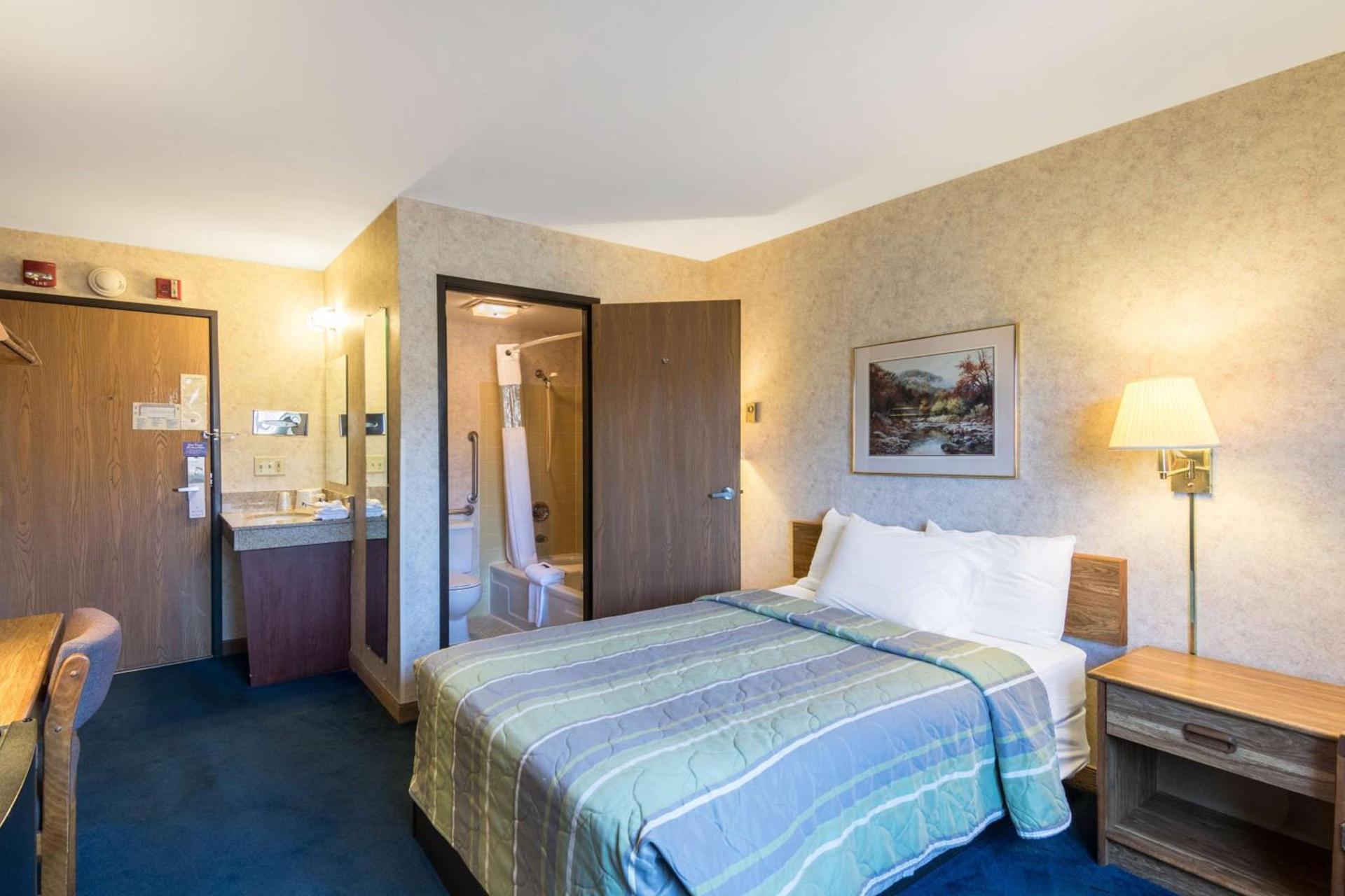 Motel 6-Eau Claire, WI photo 10