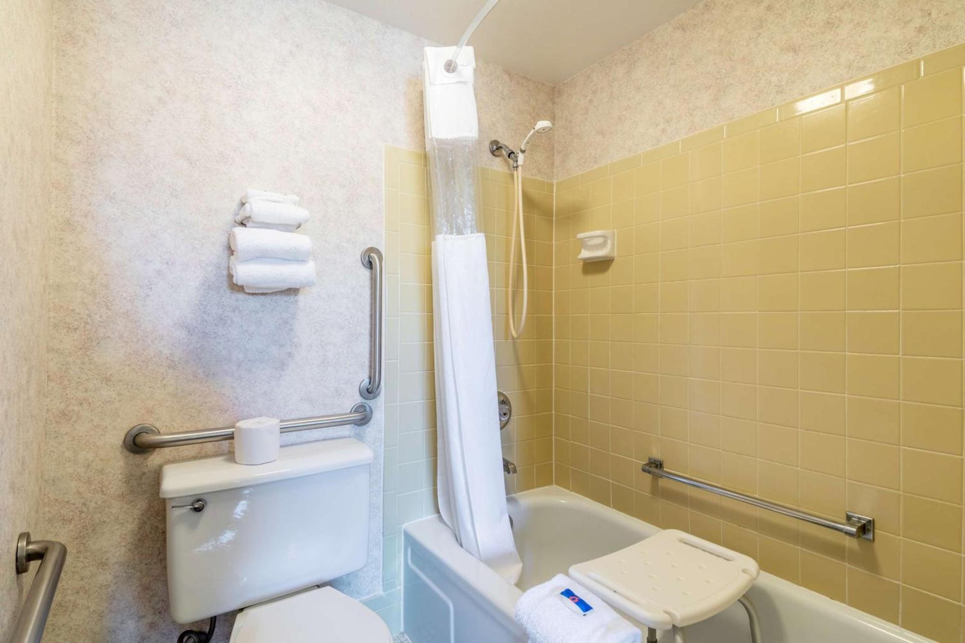 Motel 6-Eau Claire, WI photo 28
