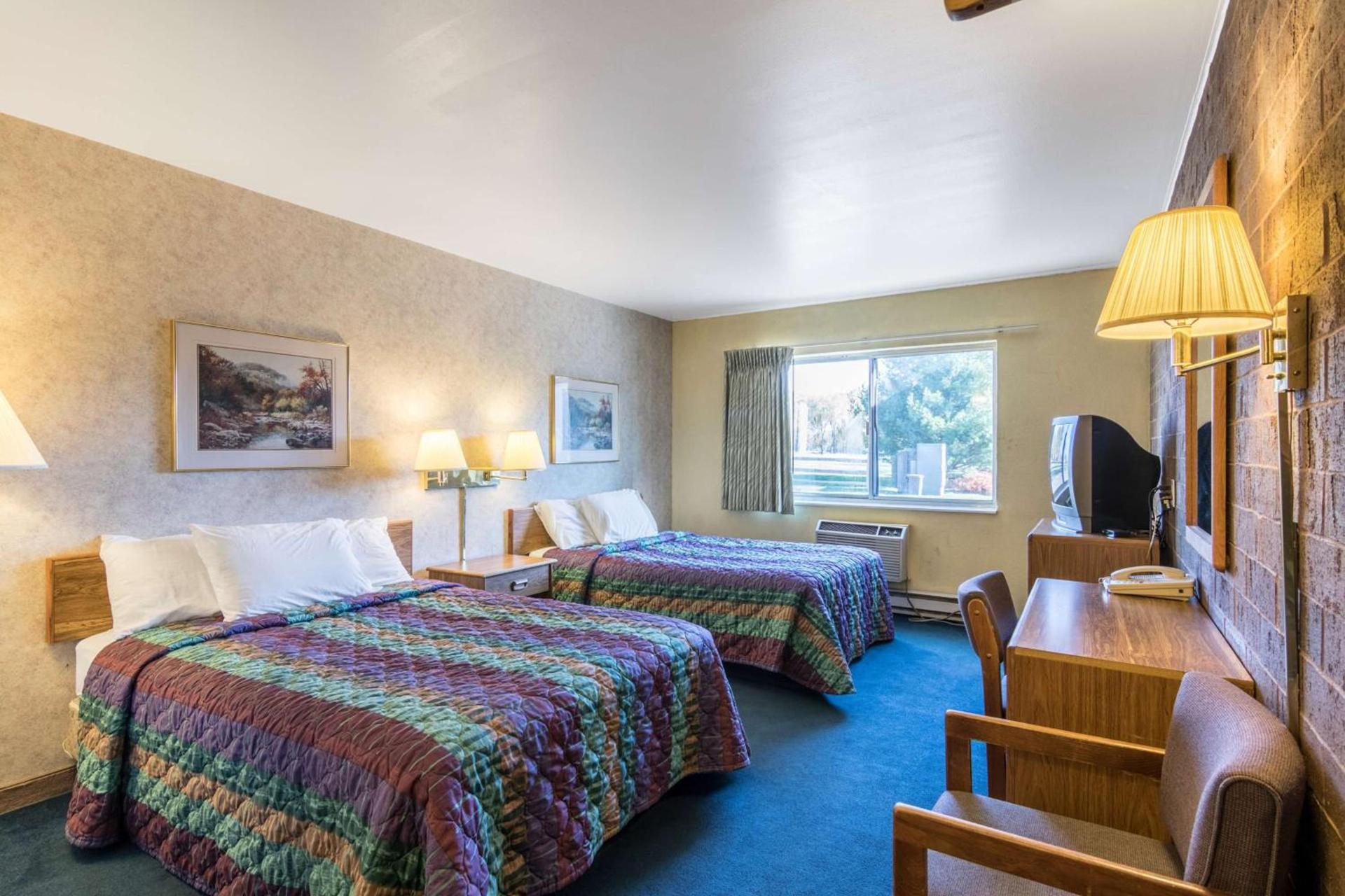 Motel 6-Eau Claire, WI photo 11