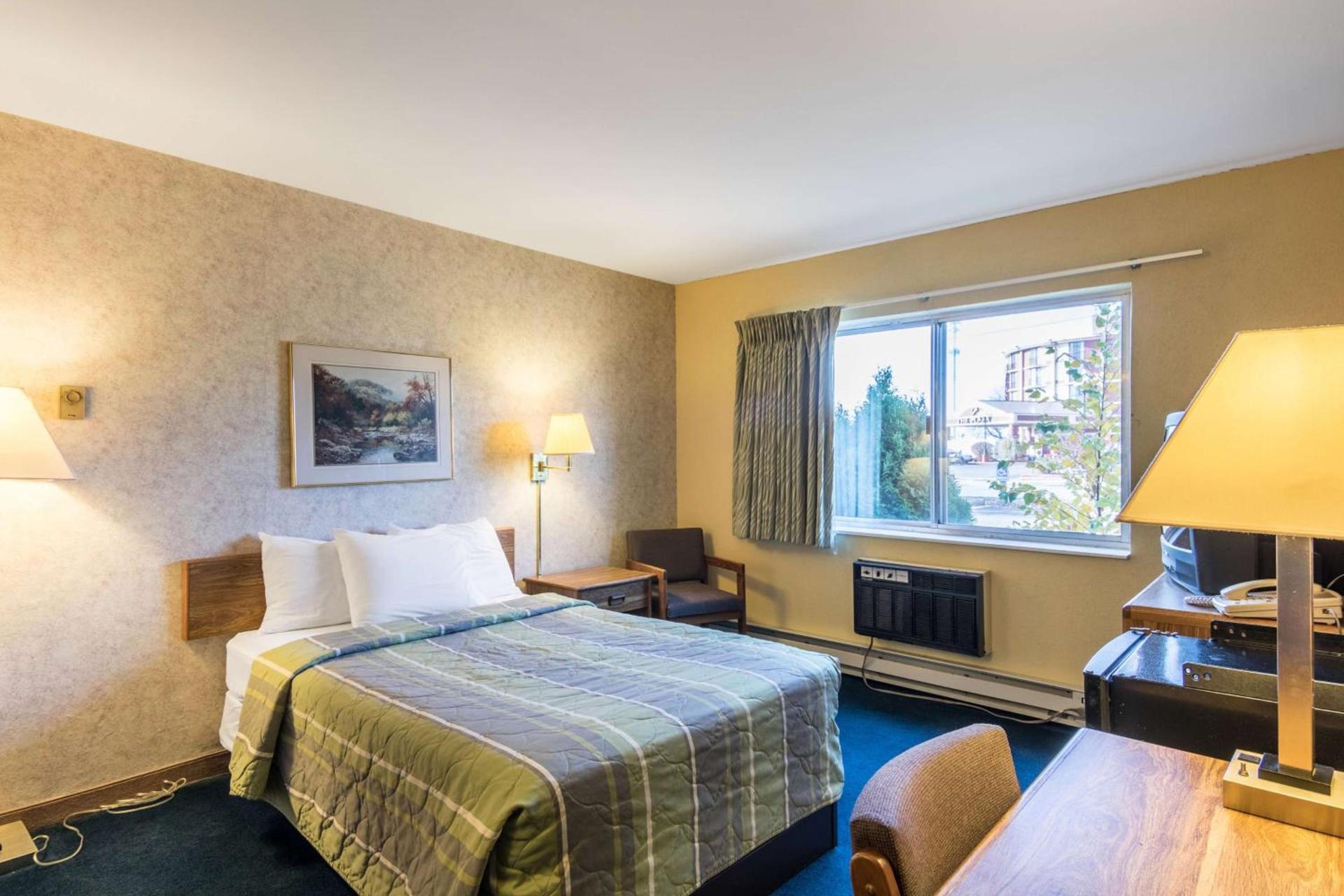 Motel 6-Eau Claire, WI photo 18