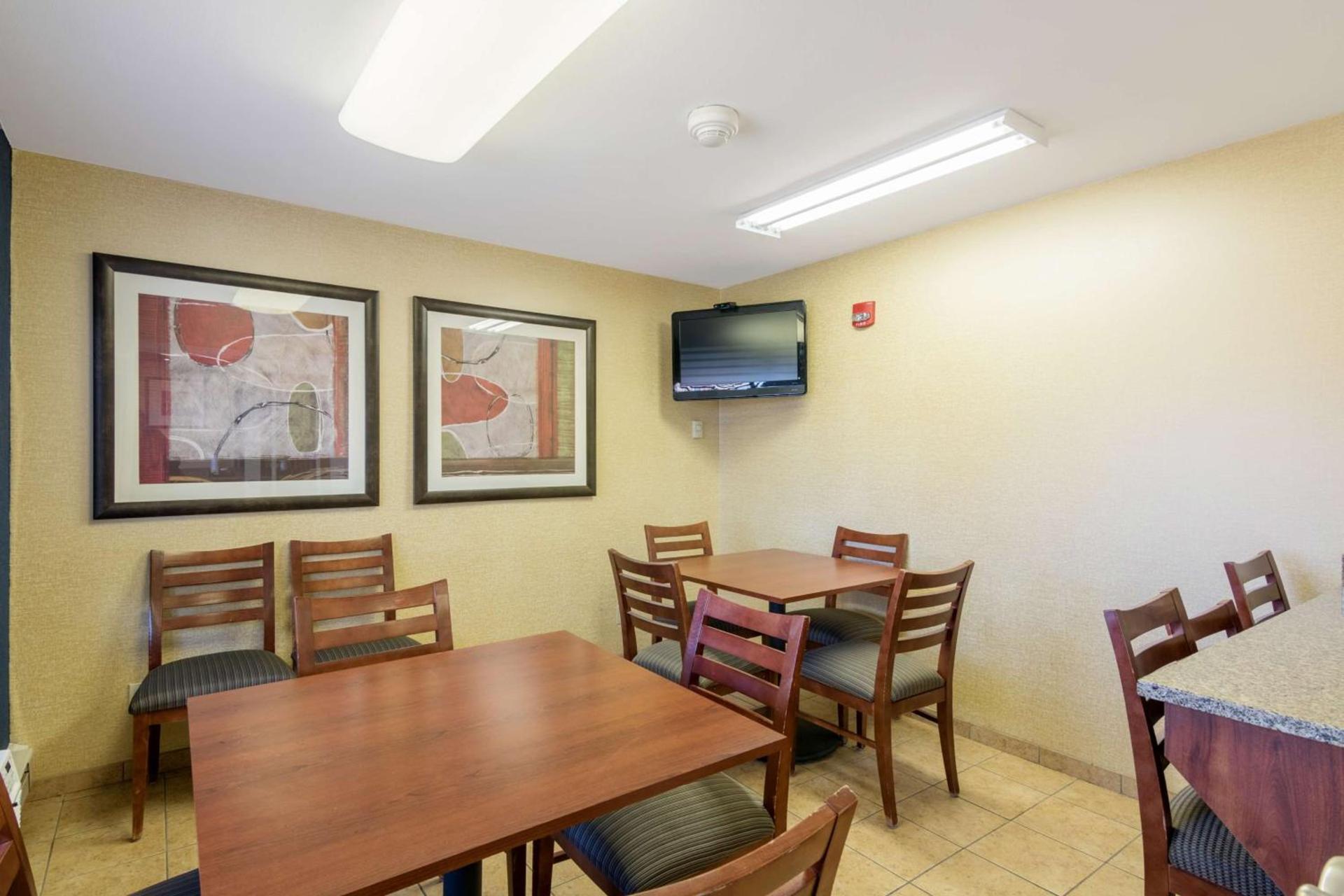 Motel 6-Eau Claire, WI photo 33
