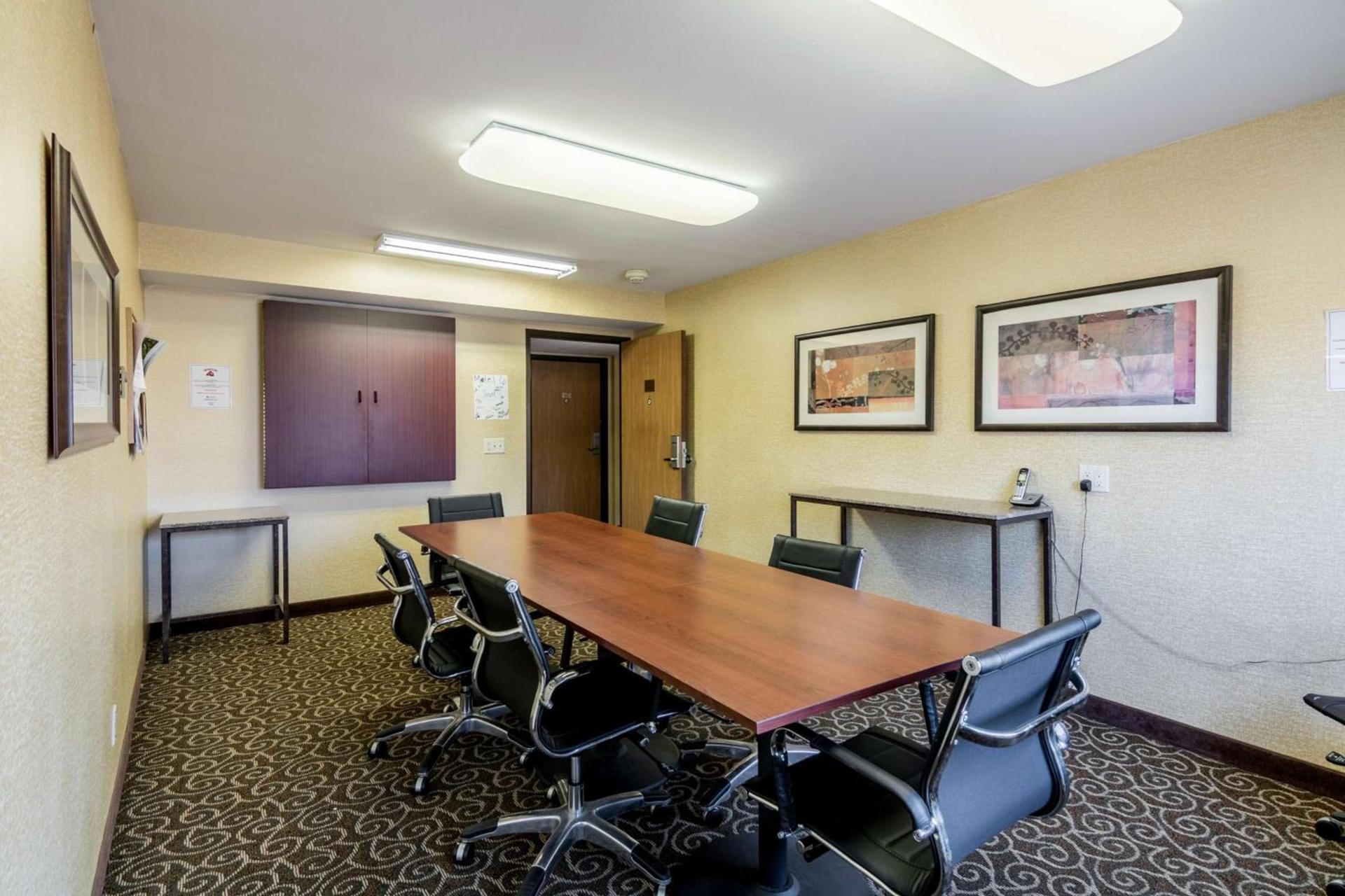 Motel 6-Eau Claire, WI photo 37