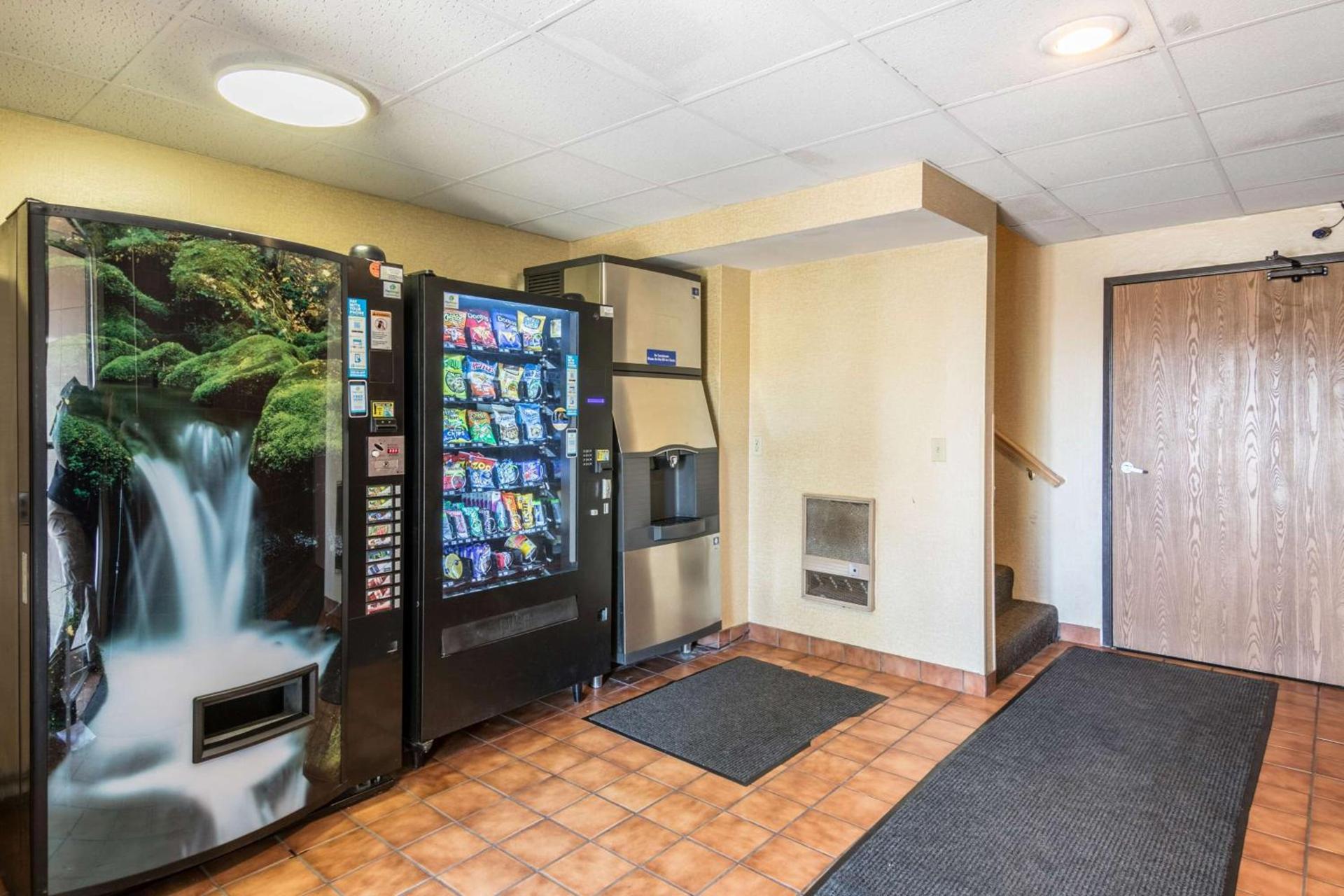 Motel 6-Eau Claire, WI photo 42