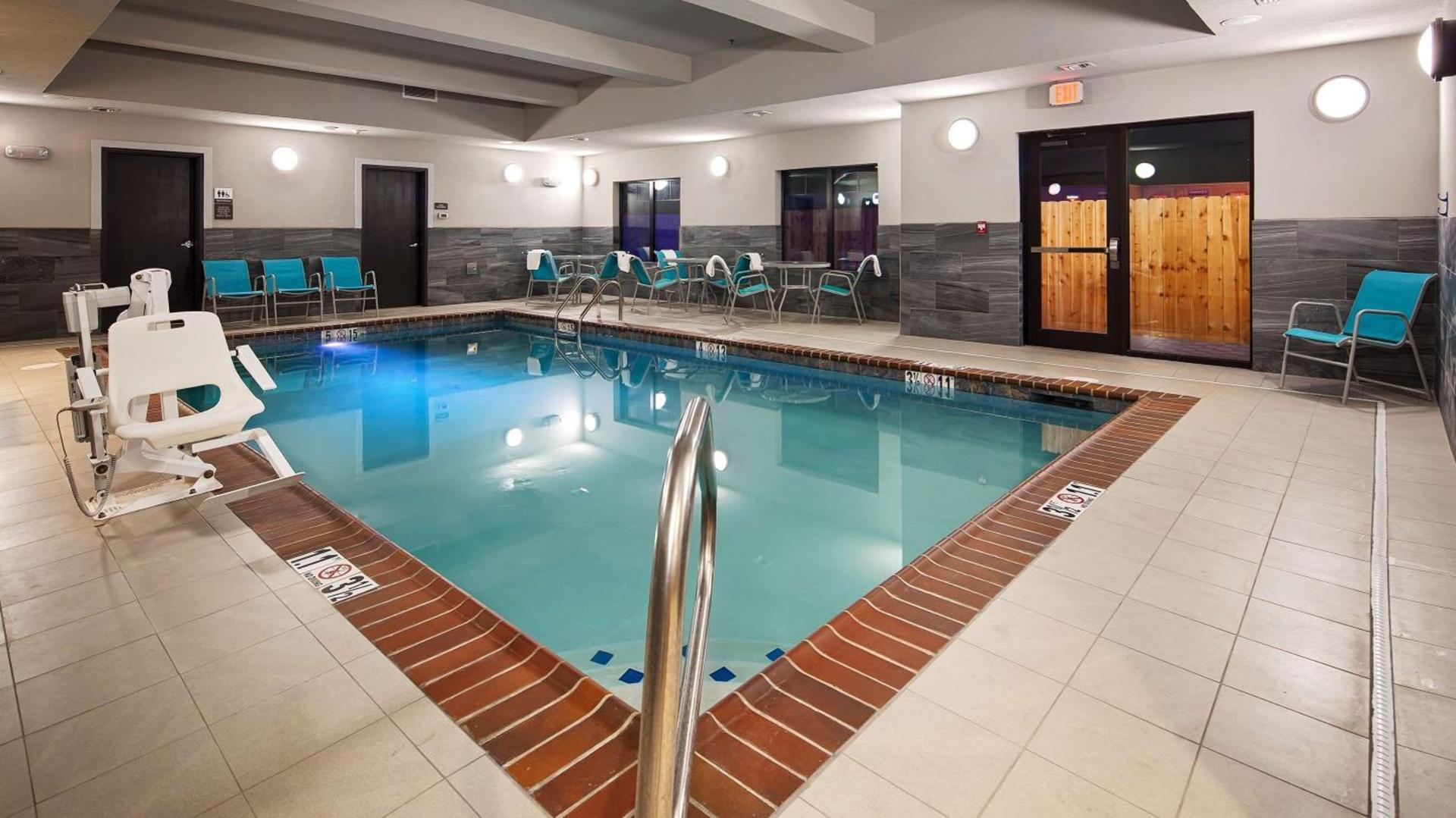Best Western Plus Prien Lake Hotel & Suites - Lake Charles photo 2