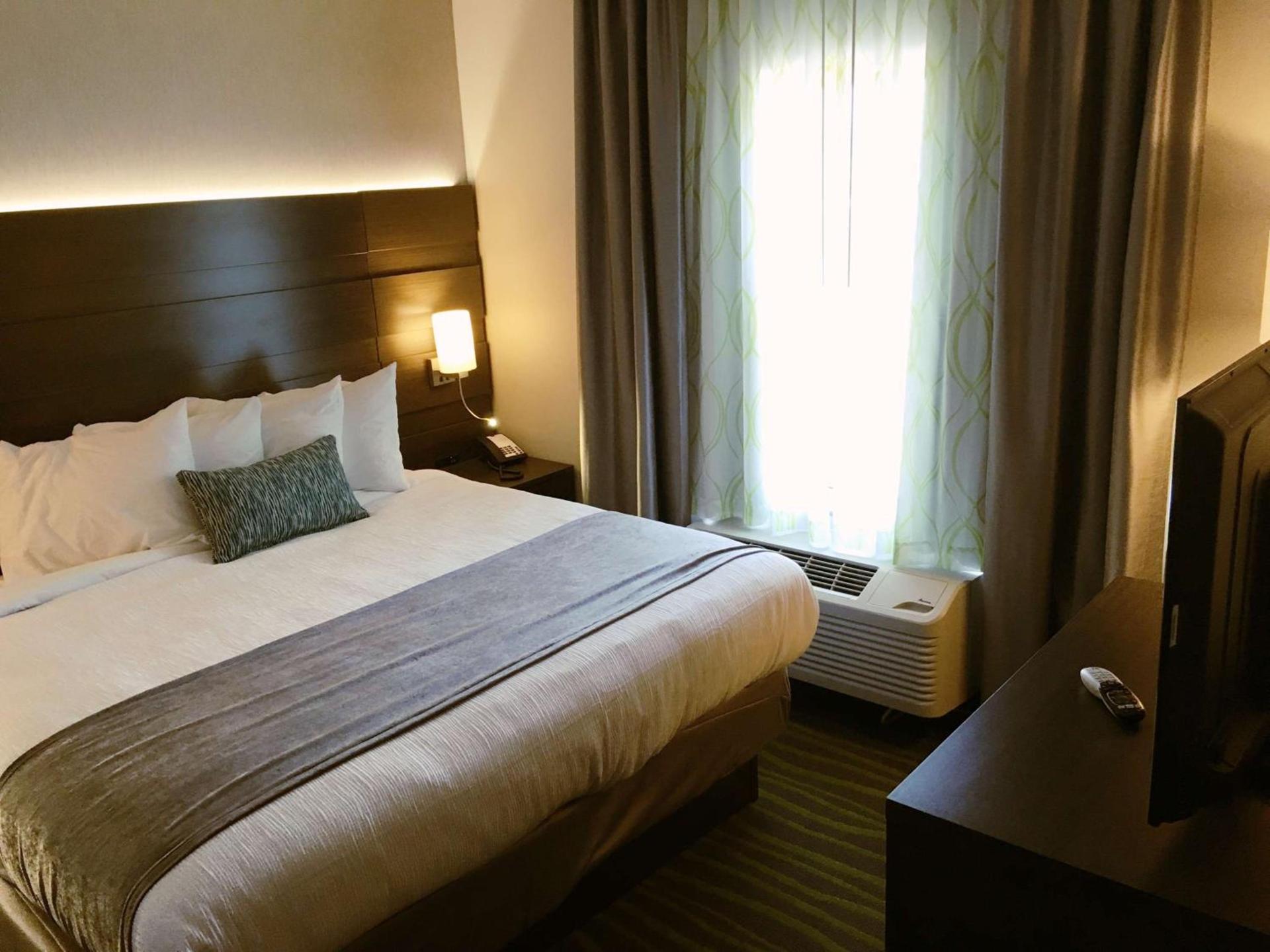 Best Western Plus Prien Lake Hotel & Suites - Lake Charles photo 12