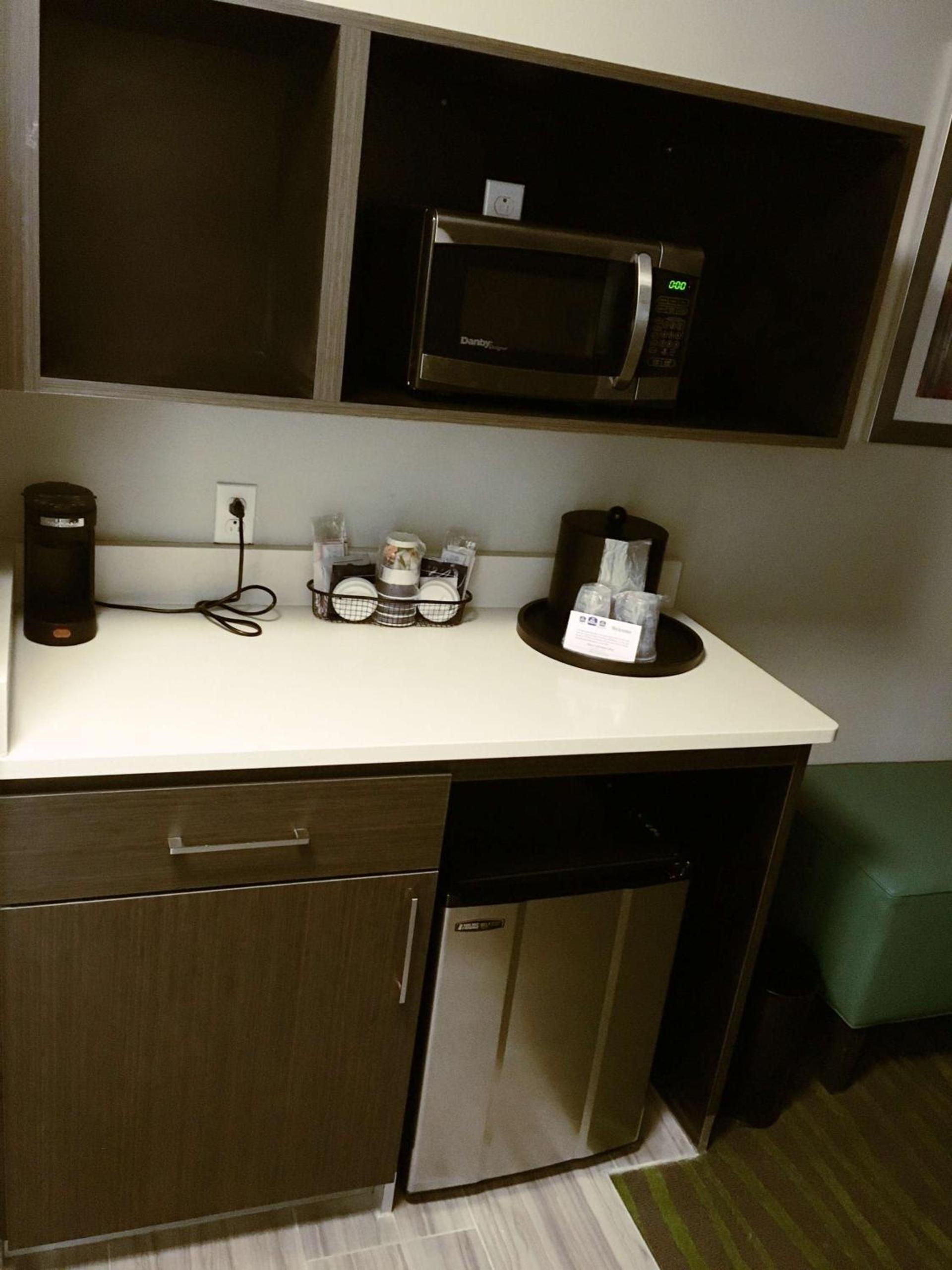 Best Western Plus Prien Lake Hotel & Suites - Lake Charles photo 24