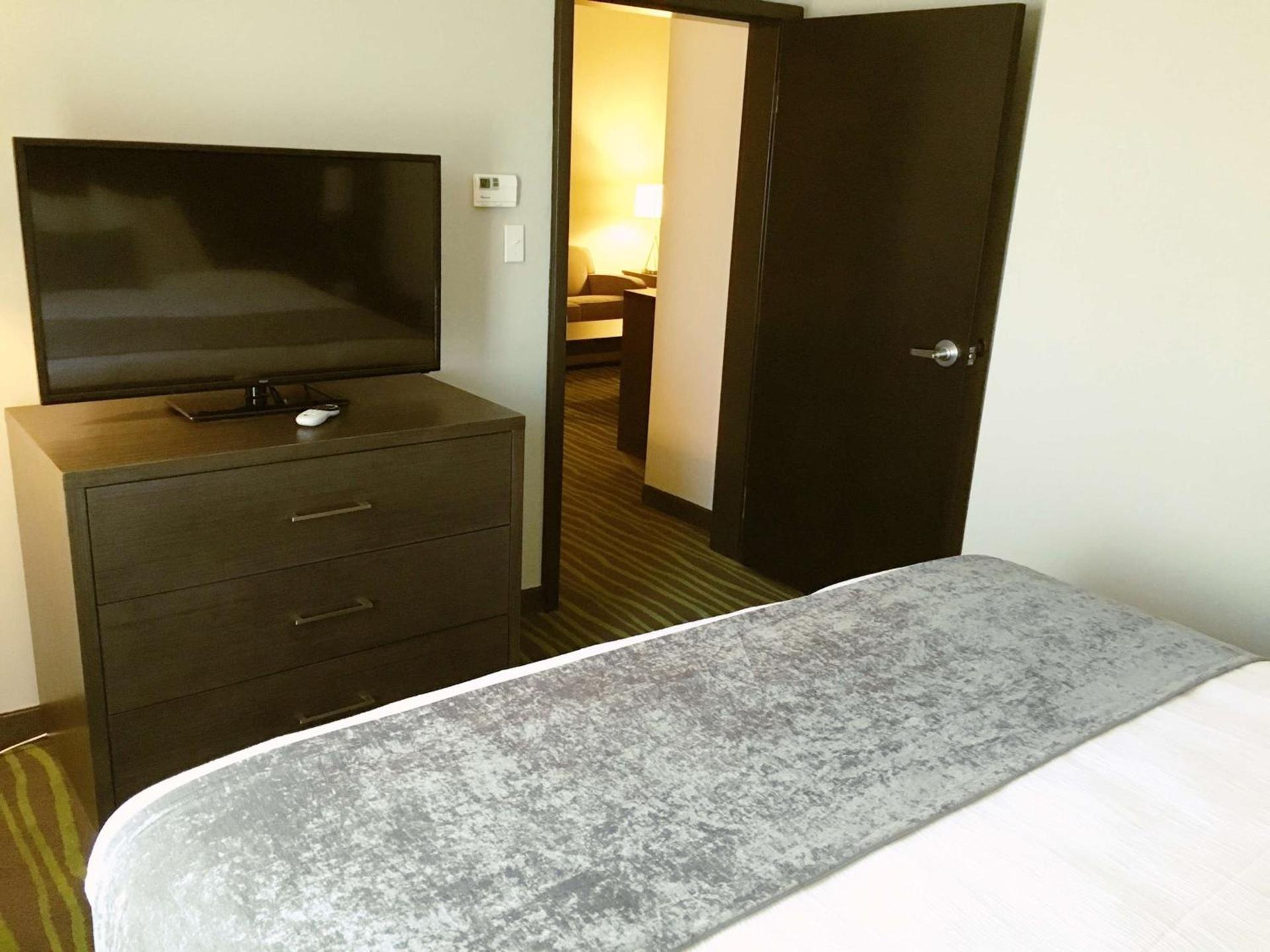 Best Western Plus Prien Lake Hotel & Suites - Lake Charles photo 25
