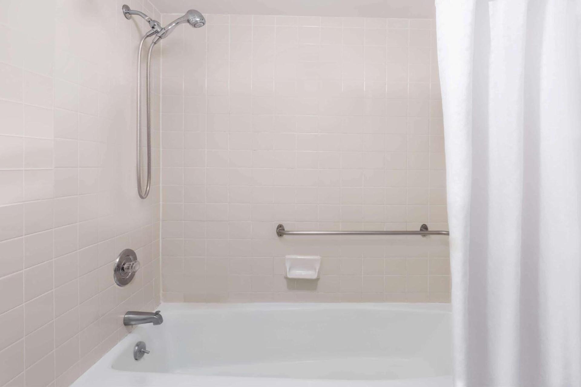 Days Inn by Wyndham Williamsburg Historic Area photo 11