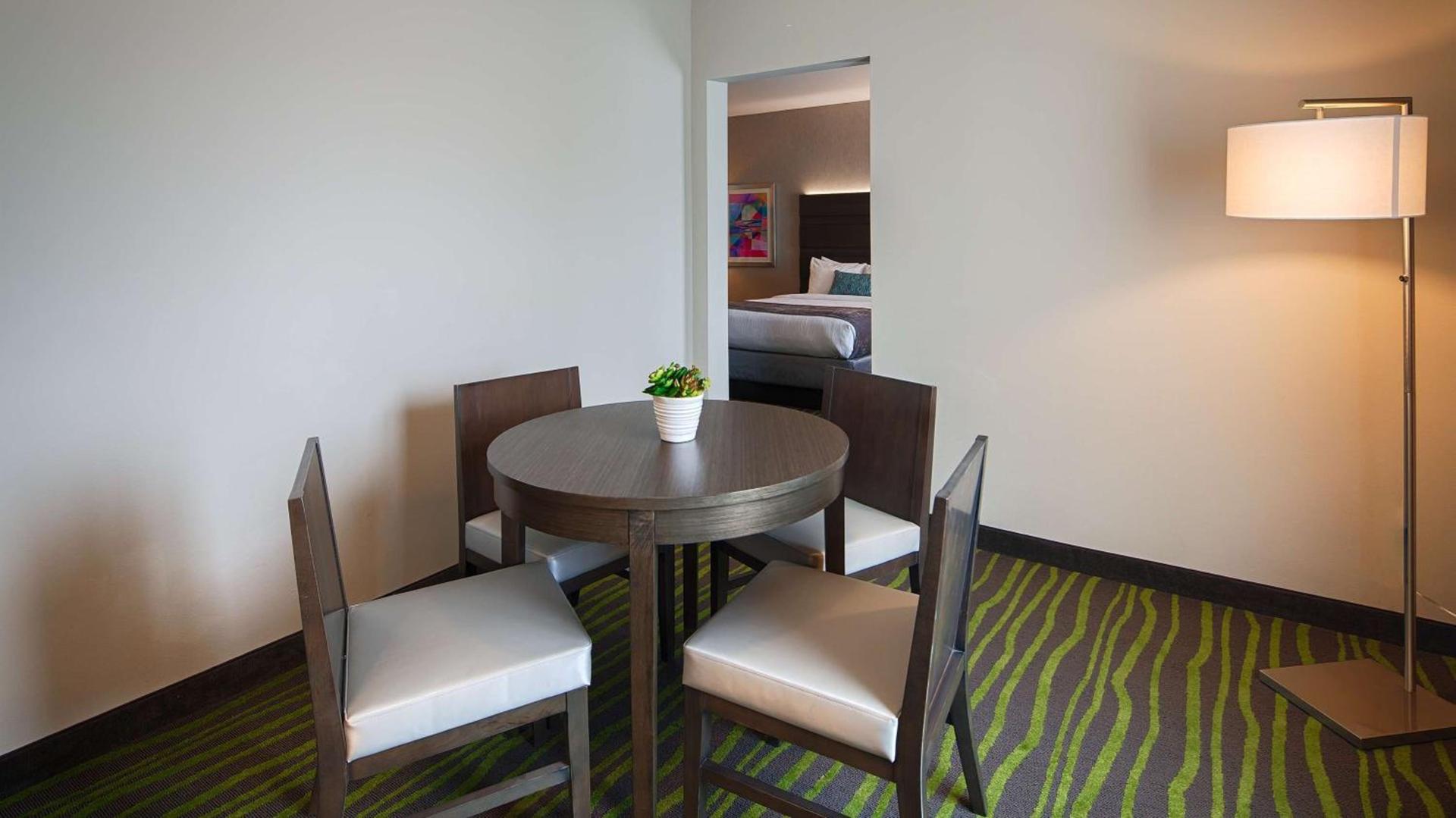 Best Western Plus Prien Lake Hotel & Suites - Lake Charles photo 34