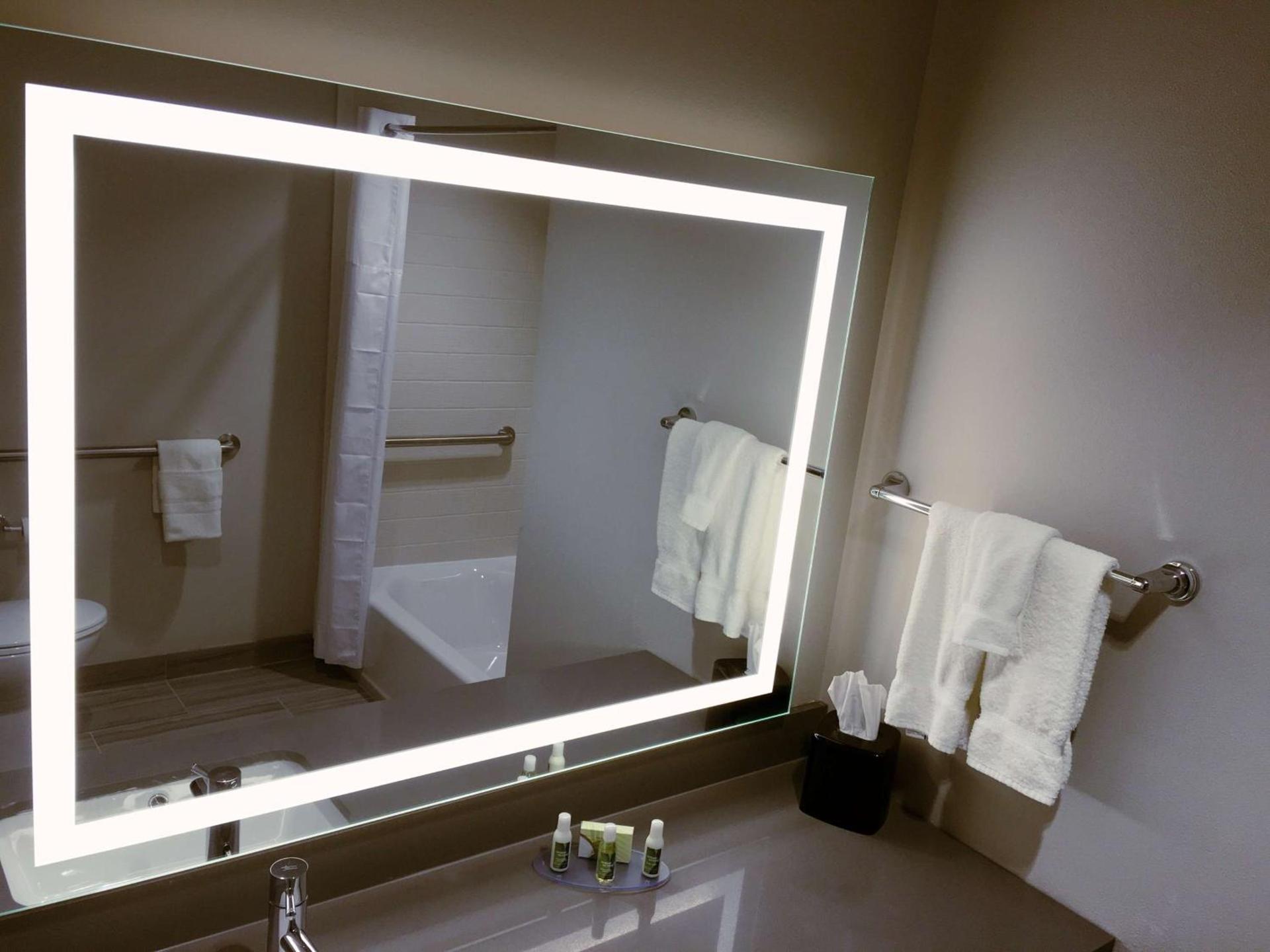 Best Western Plus Prien Lake Hotel & Suites - Lake Charles photo 35