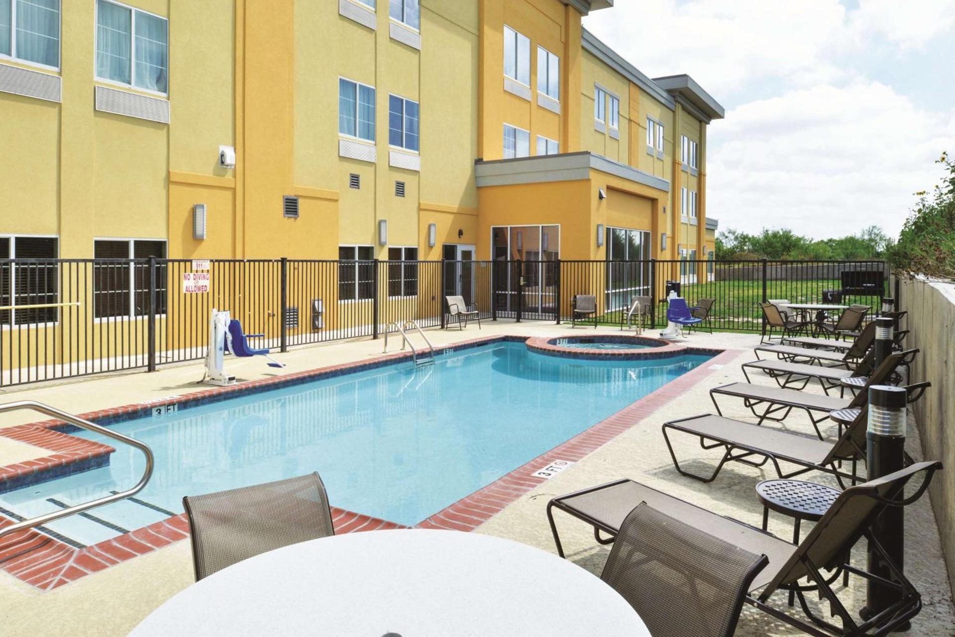 La Quinta by Wyndham Karnes City - Kenedy photo 34
