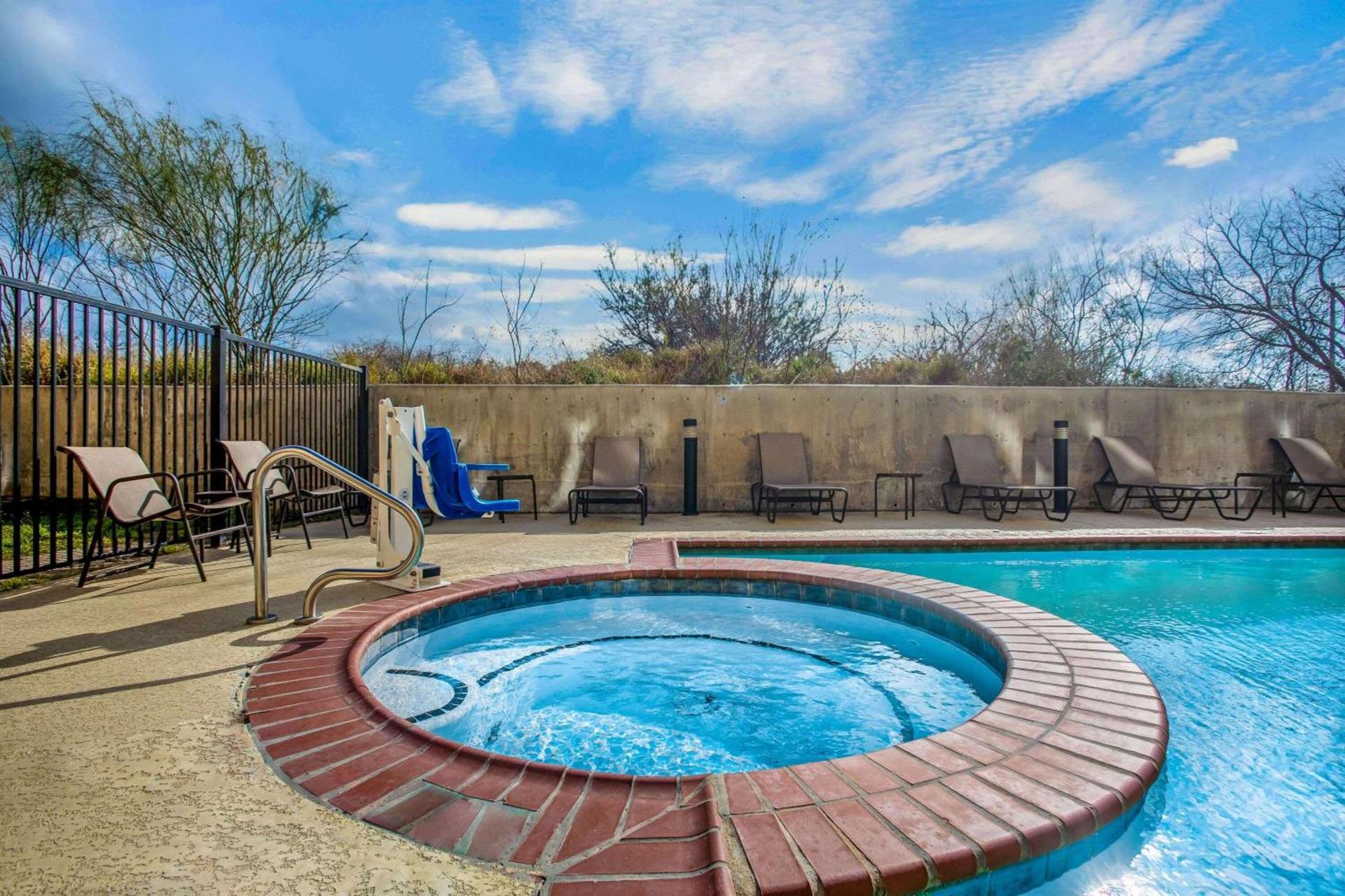 La Quinta by Wyndham Karnes City - Kenedy photo 35
