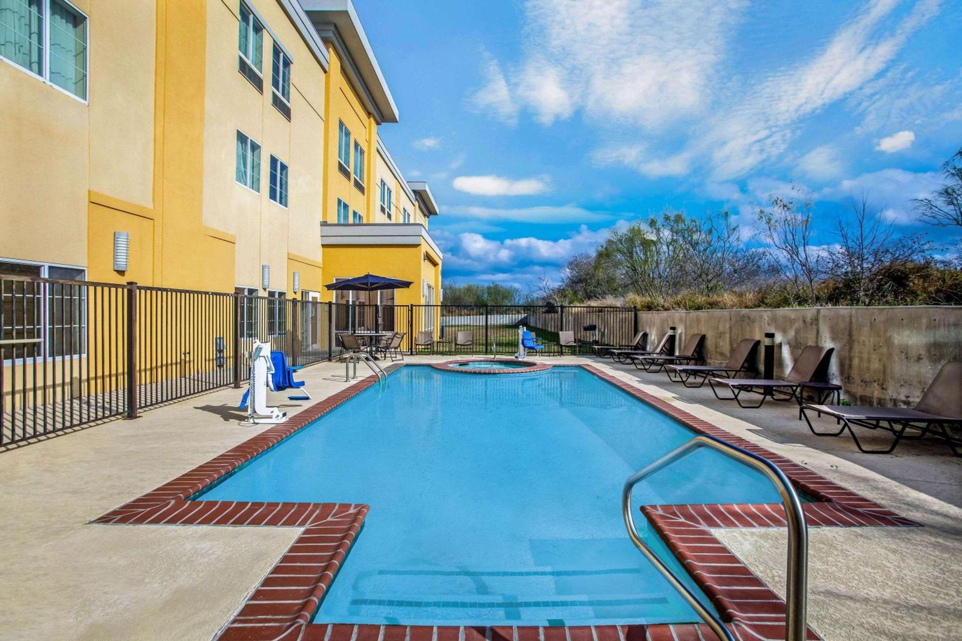 La Quinta by Wyndham Karnes City - Kenedy photo 36