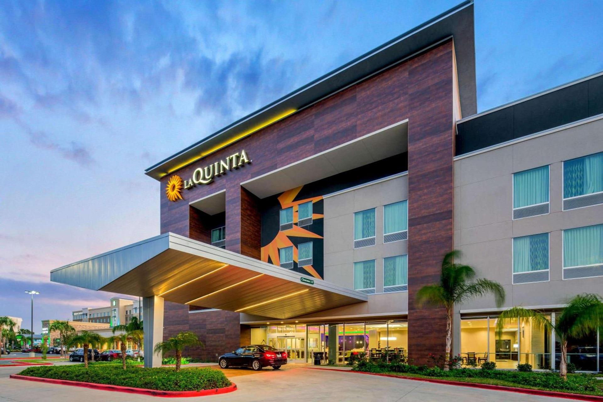 La Quinta by Wyndham McAllen Convention Center photo 2