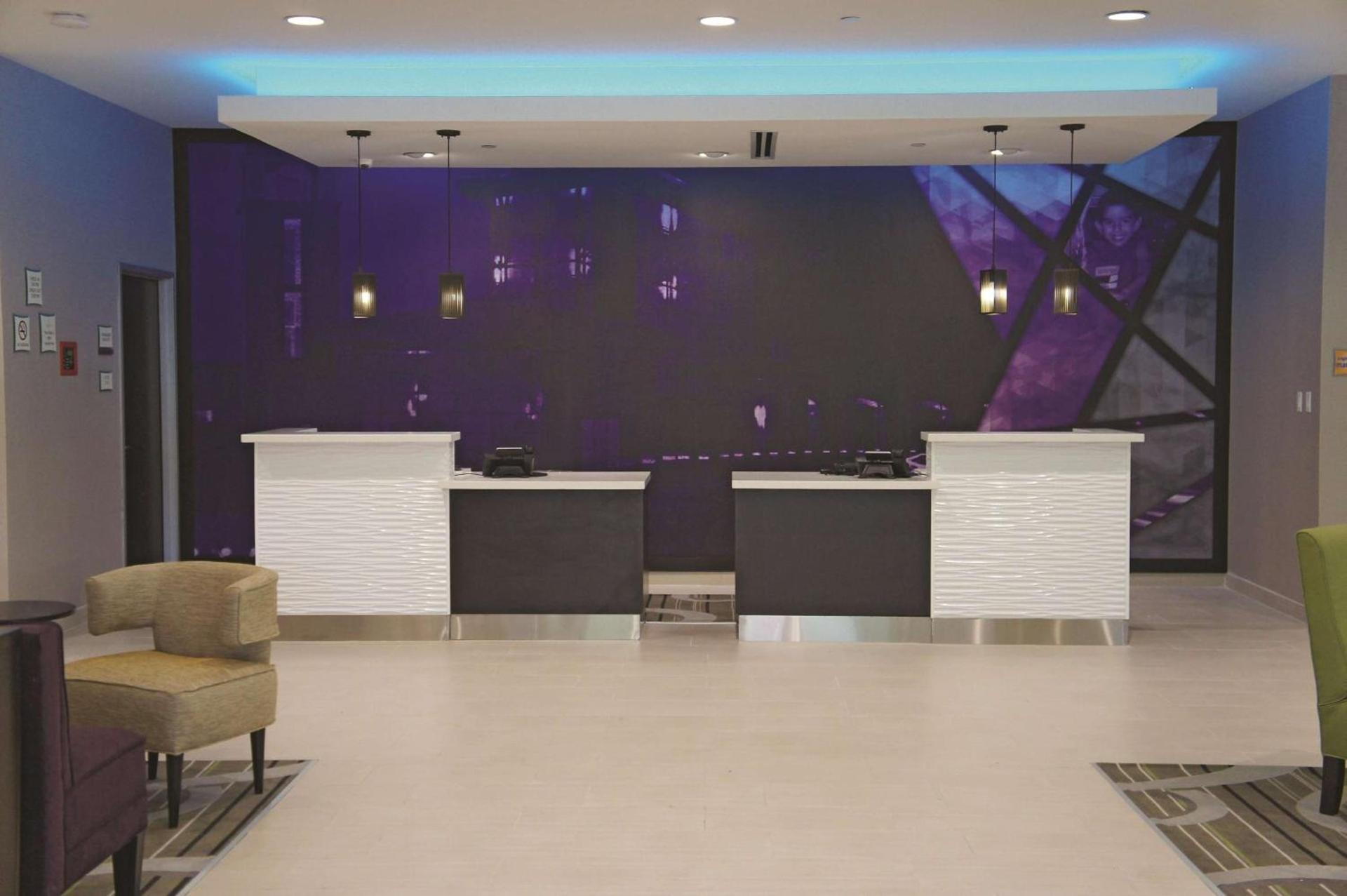 La Quinta by Wyndham McAllen Convention Center photo 4