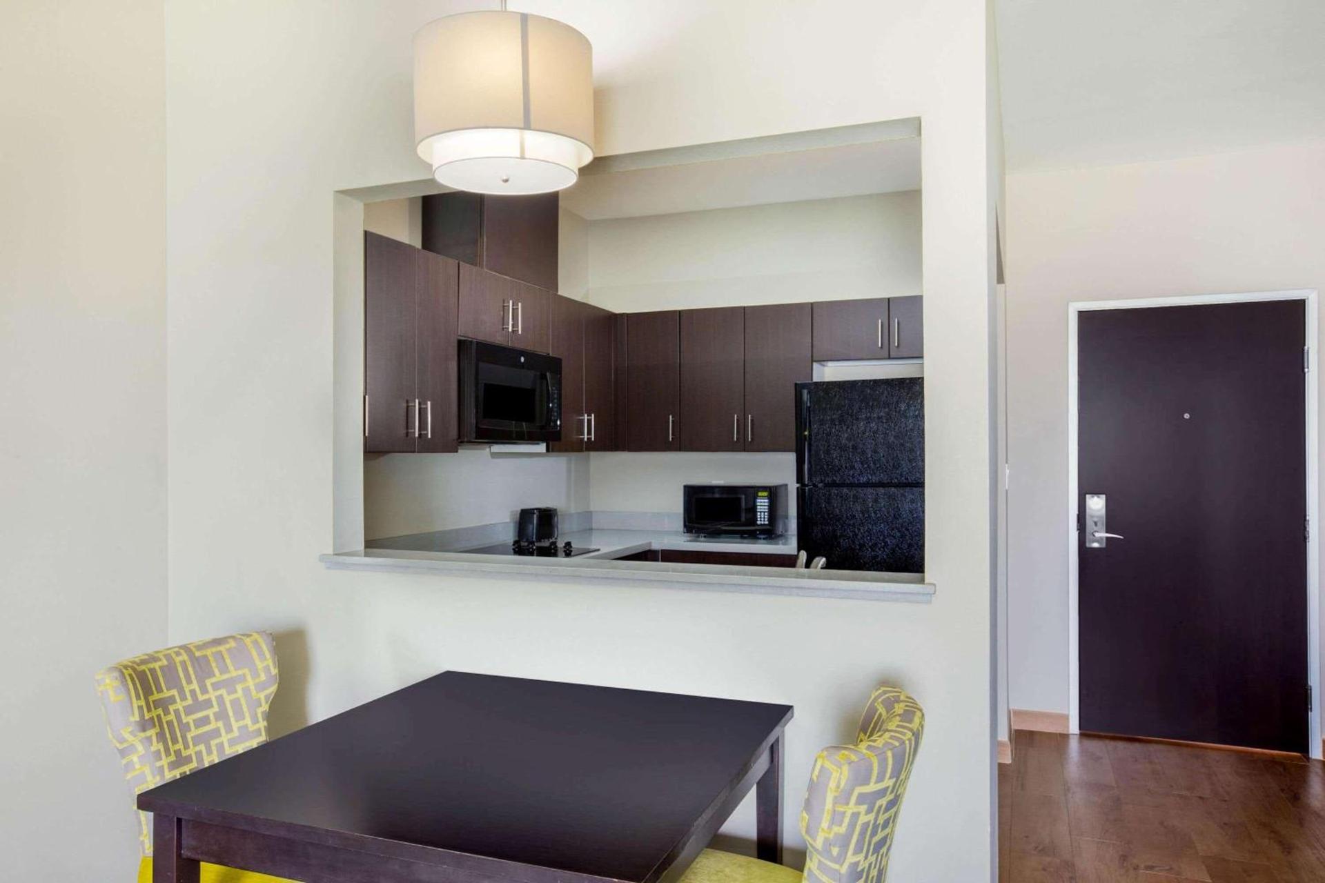 La Quinta by Wyndham McAllen Convention Center photo 24