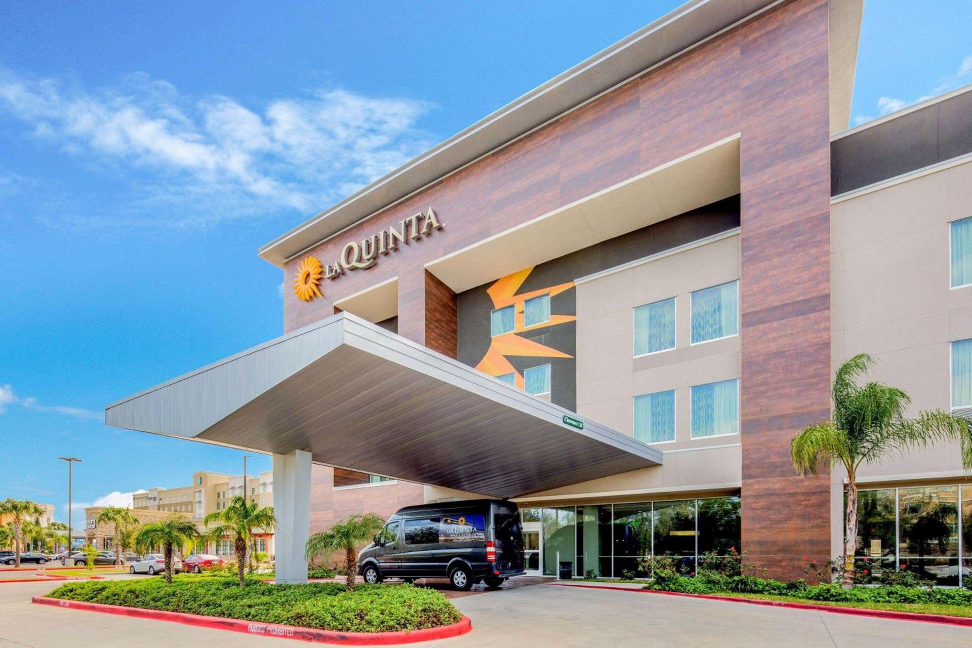 La Quinta by Wyndham McAllen Convention Center photo 35