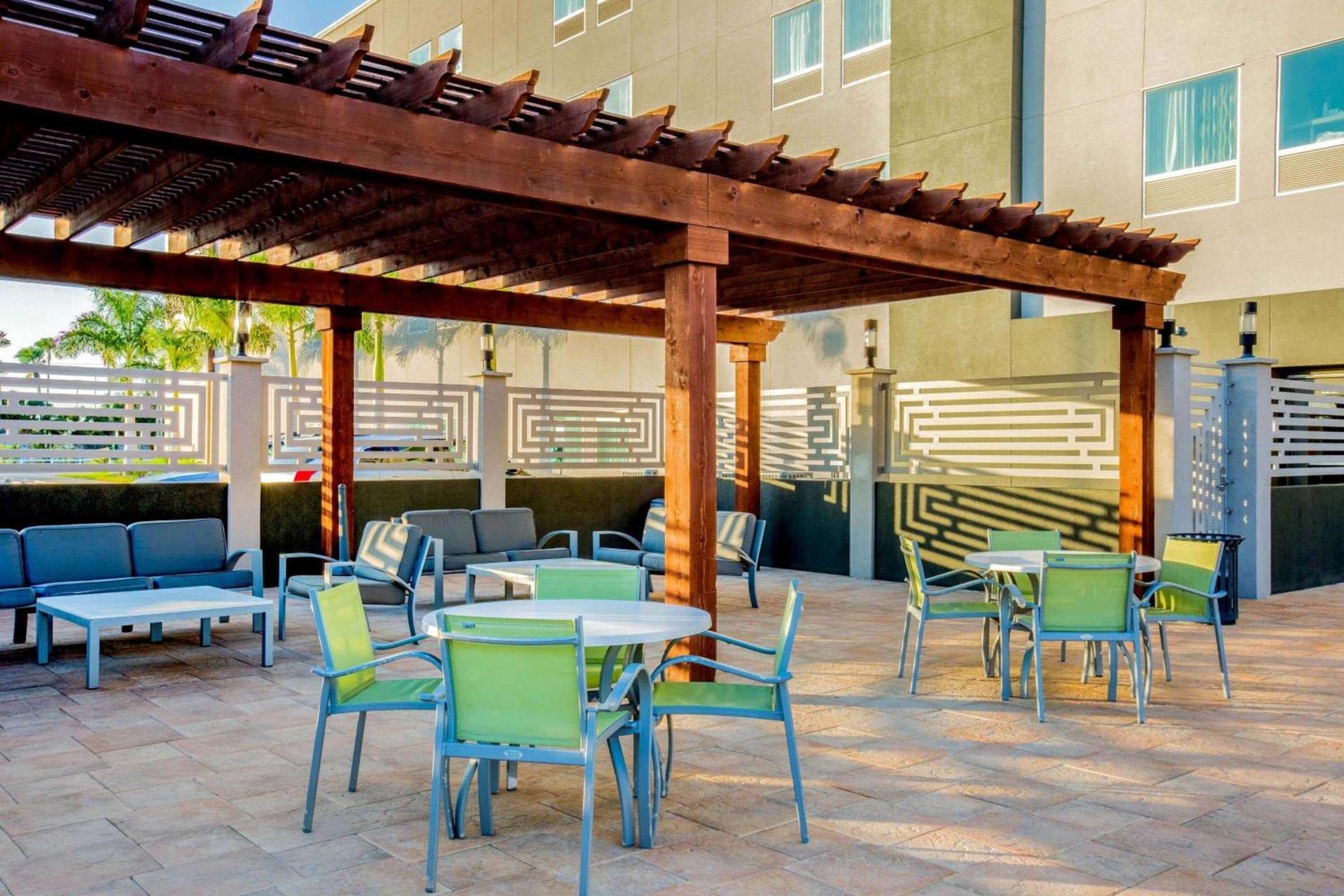La Quinta by Wyndham McAllen Convention Center photo 37